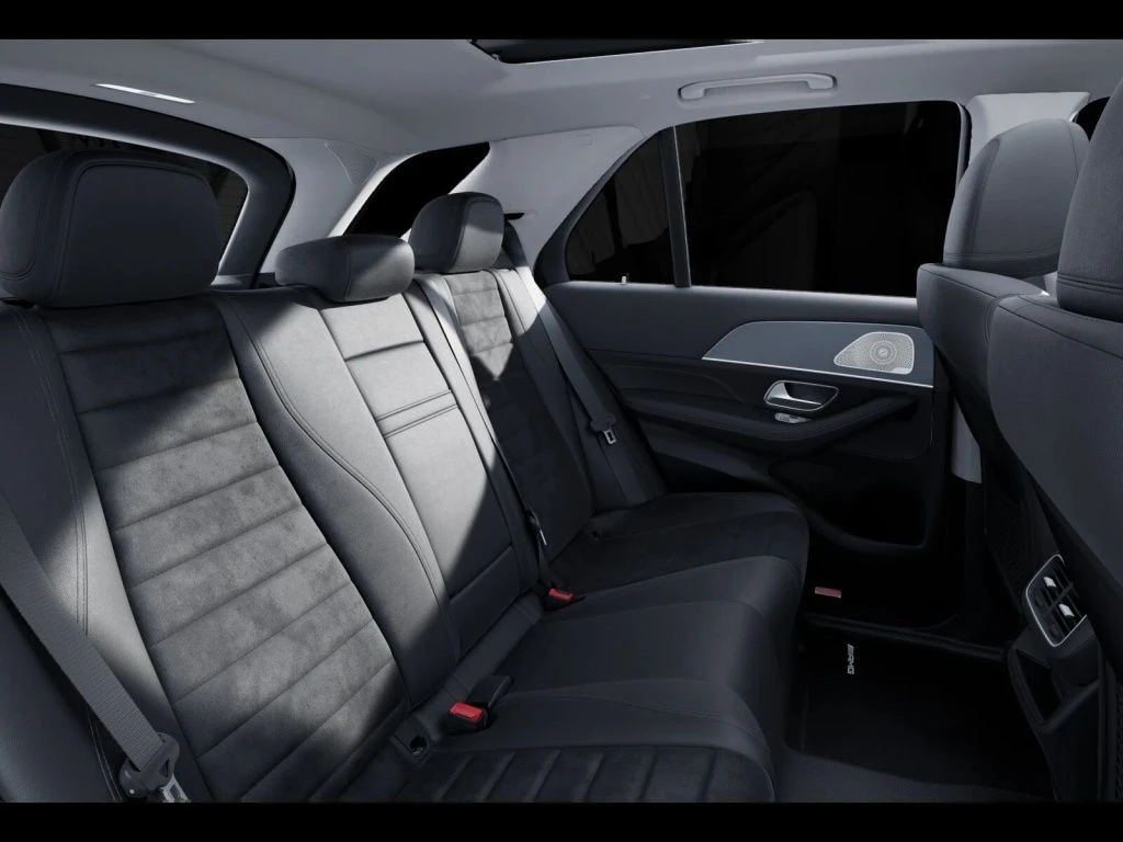 Mercedes-Benz-GLE 300 d-image-11