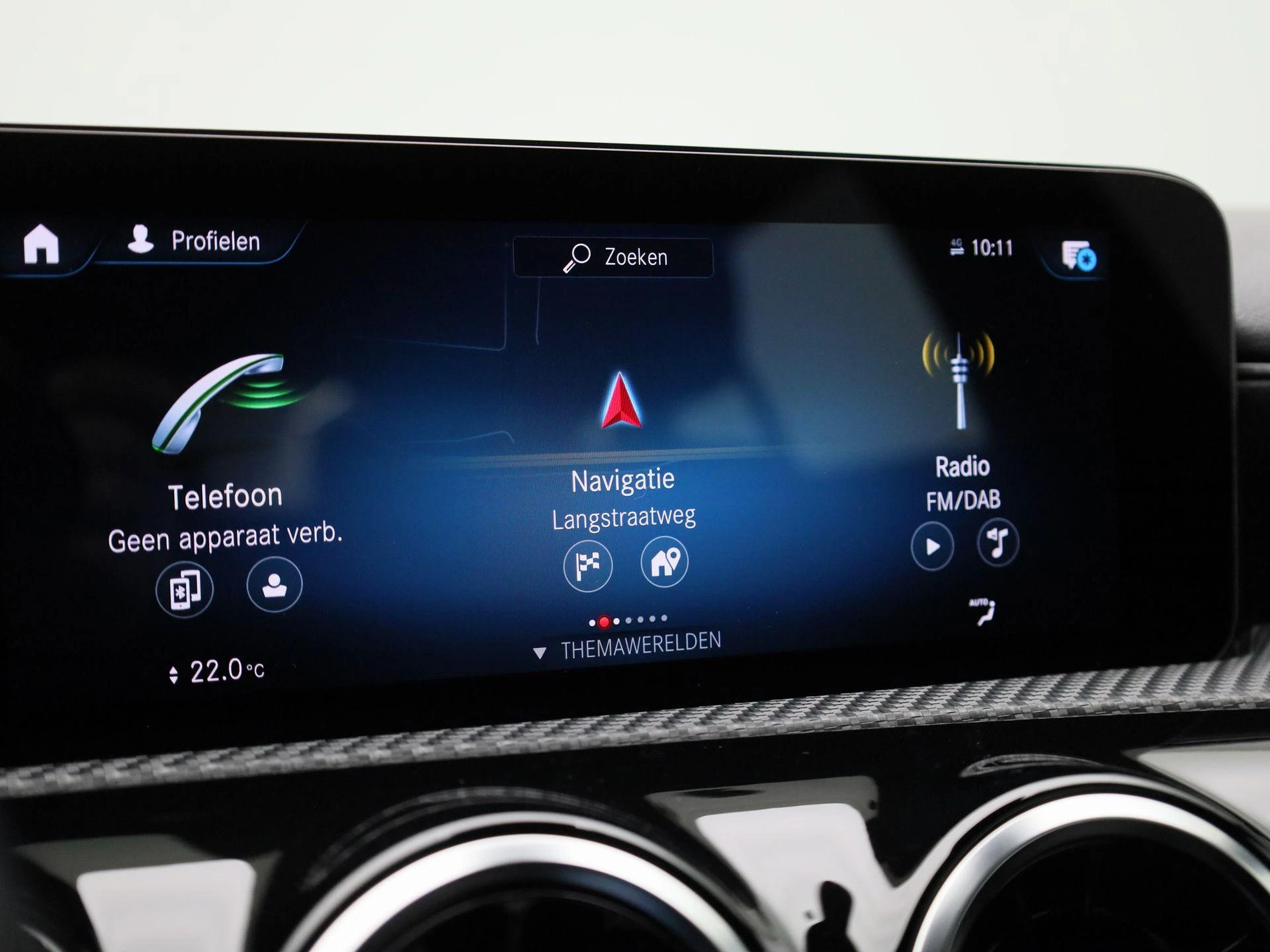 Mercedes-Benz-CLA-image-14
