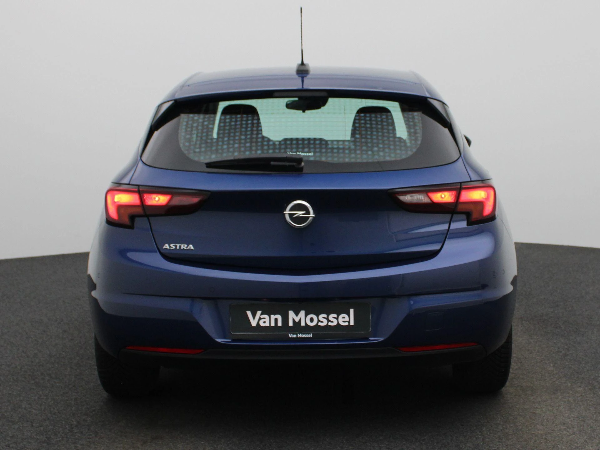 Opel-Astra-image-4