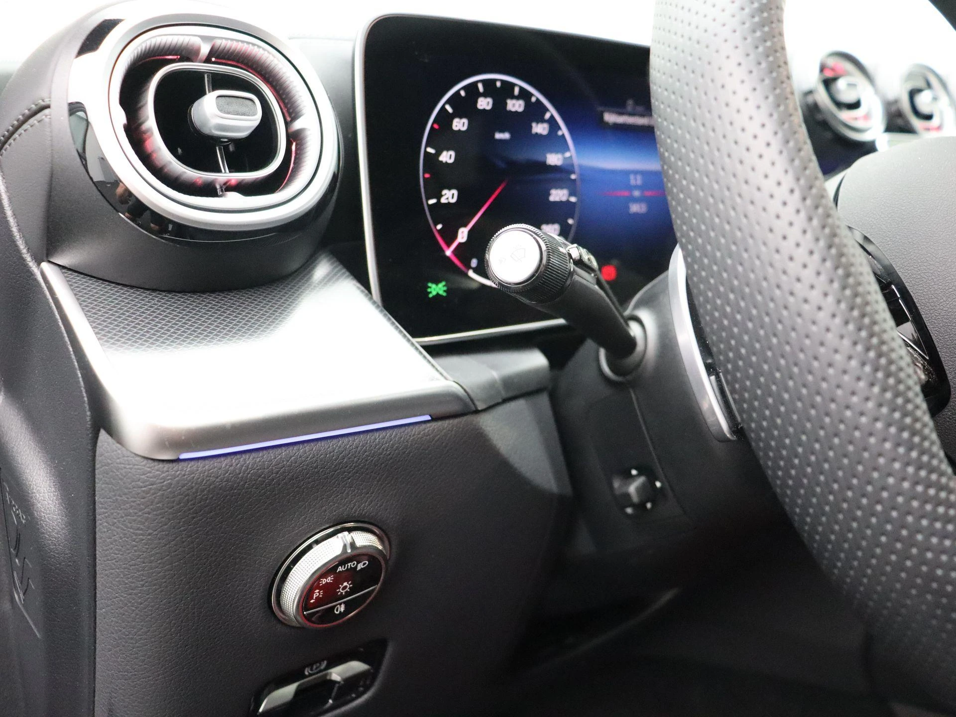Mercedes-Benz-GLC-image-9