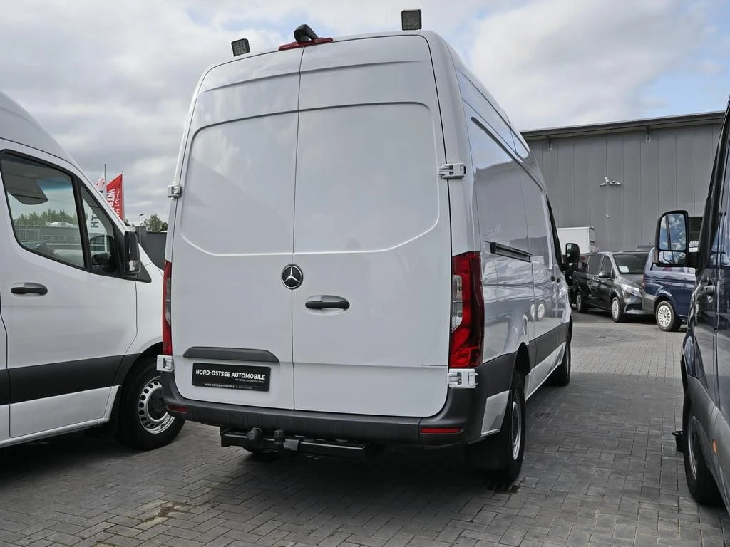 Mercedes-Benz-Sprinter 317-image-4