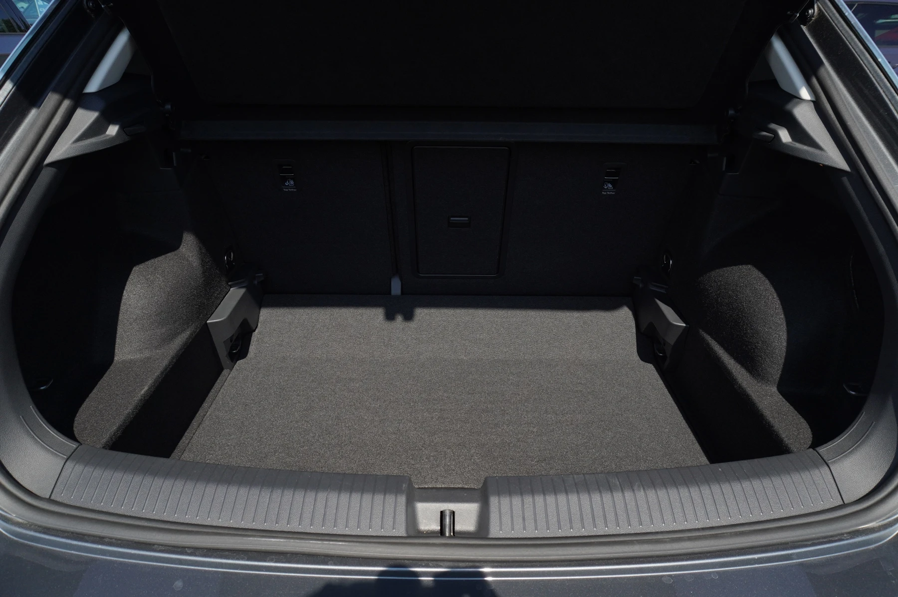 Volkswagen-T-Roc-image-13