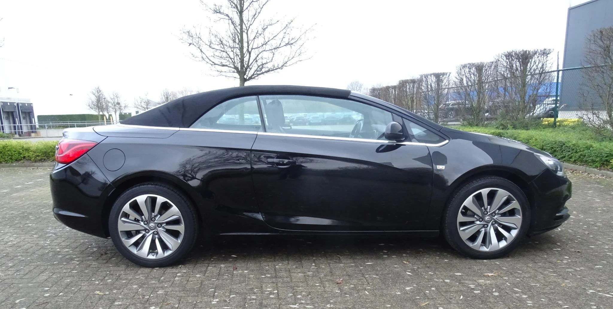 Opel-Cascada-image-9