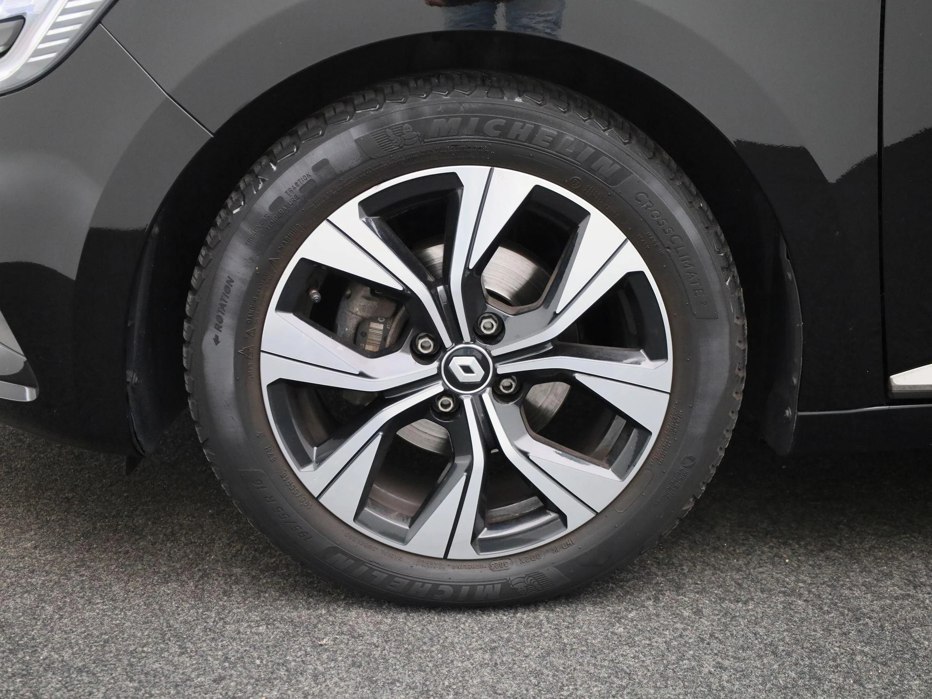 Renault-Clio-image-12