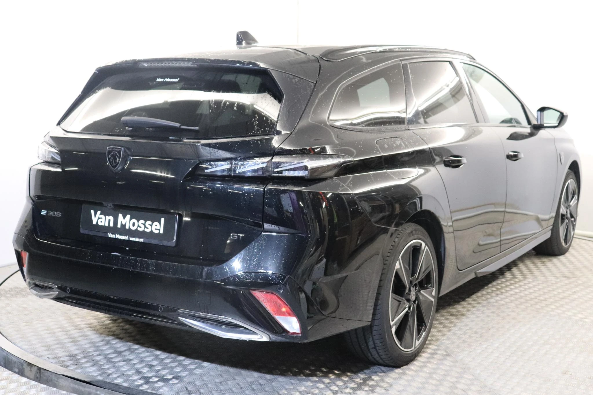 Peugeot-e-308-image-3