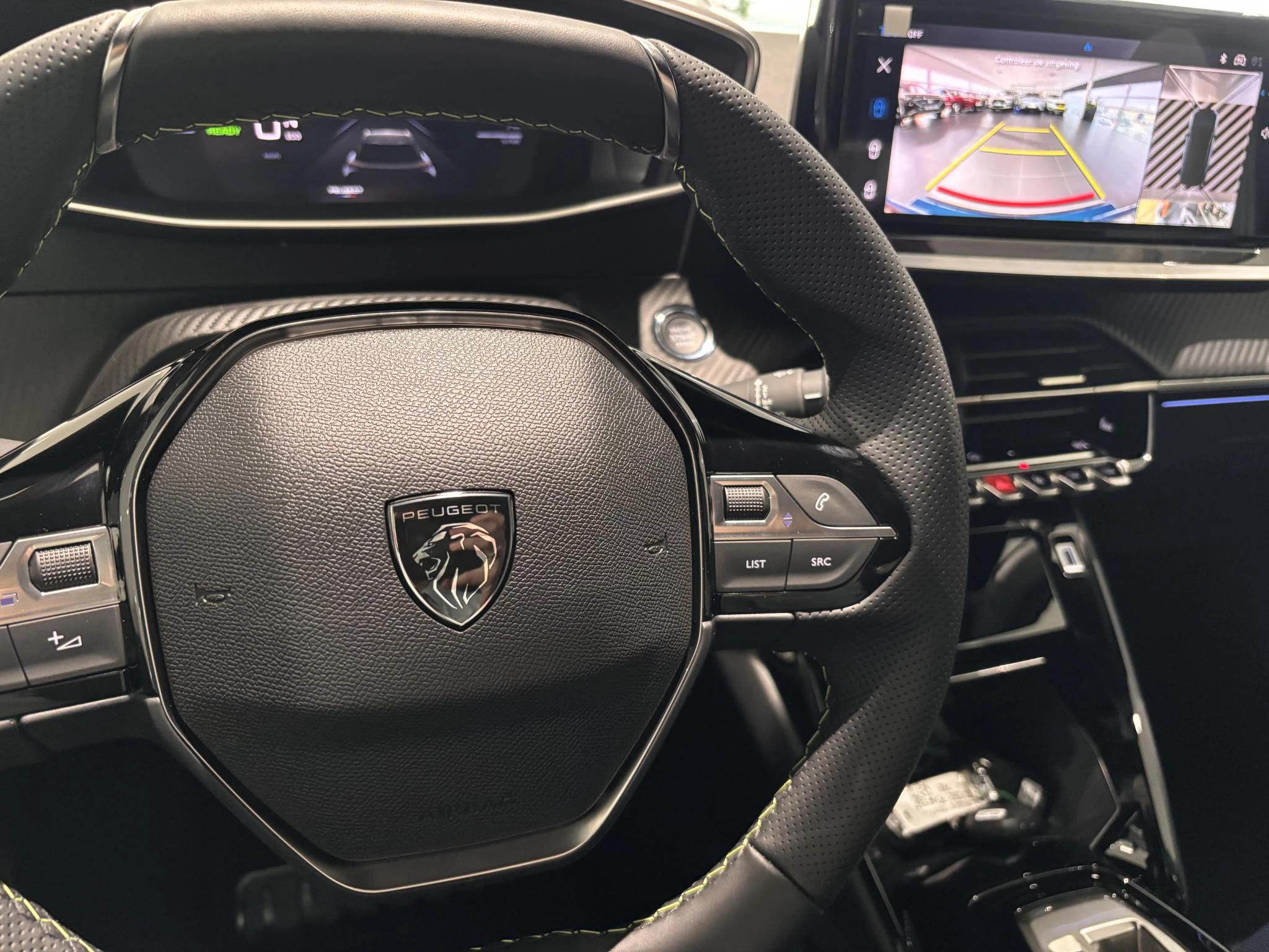 Peugeot-e-2008-image-16