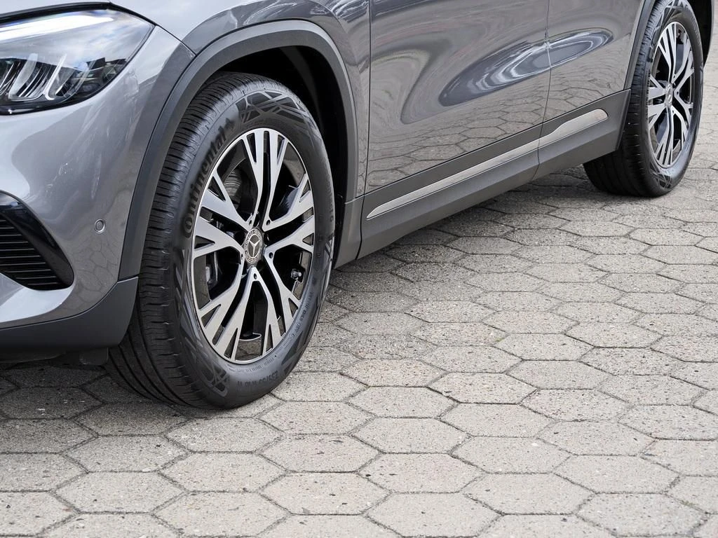 Mercedes-Benz-GLA 200 d-image-6