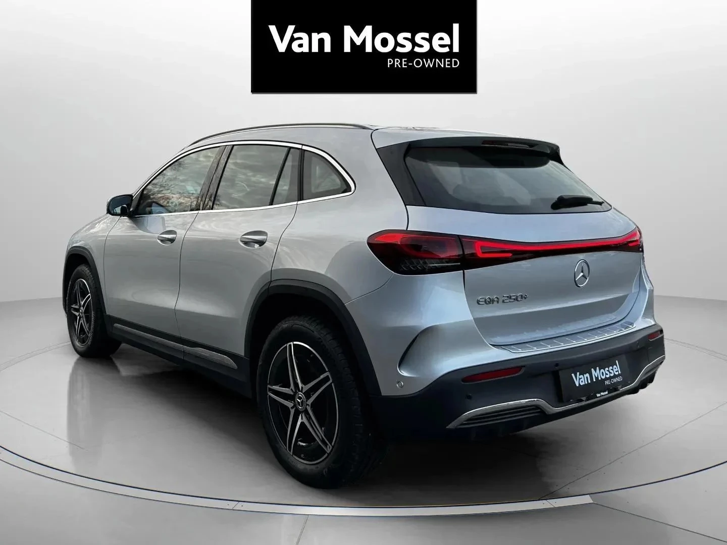 Mercedes-Benz-EQA-image-6