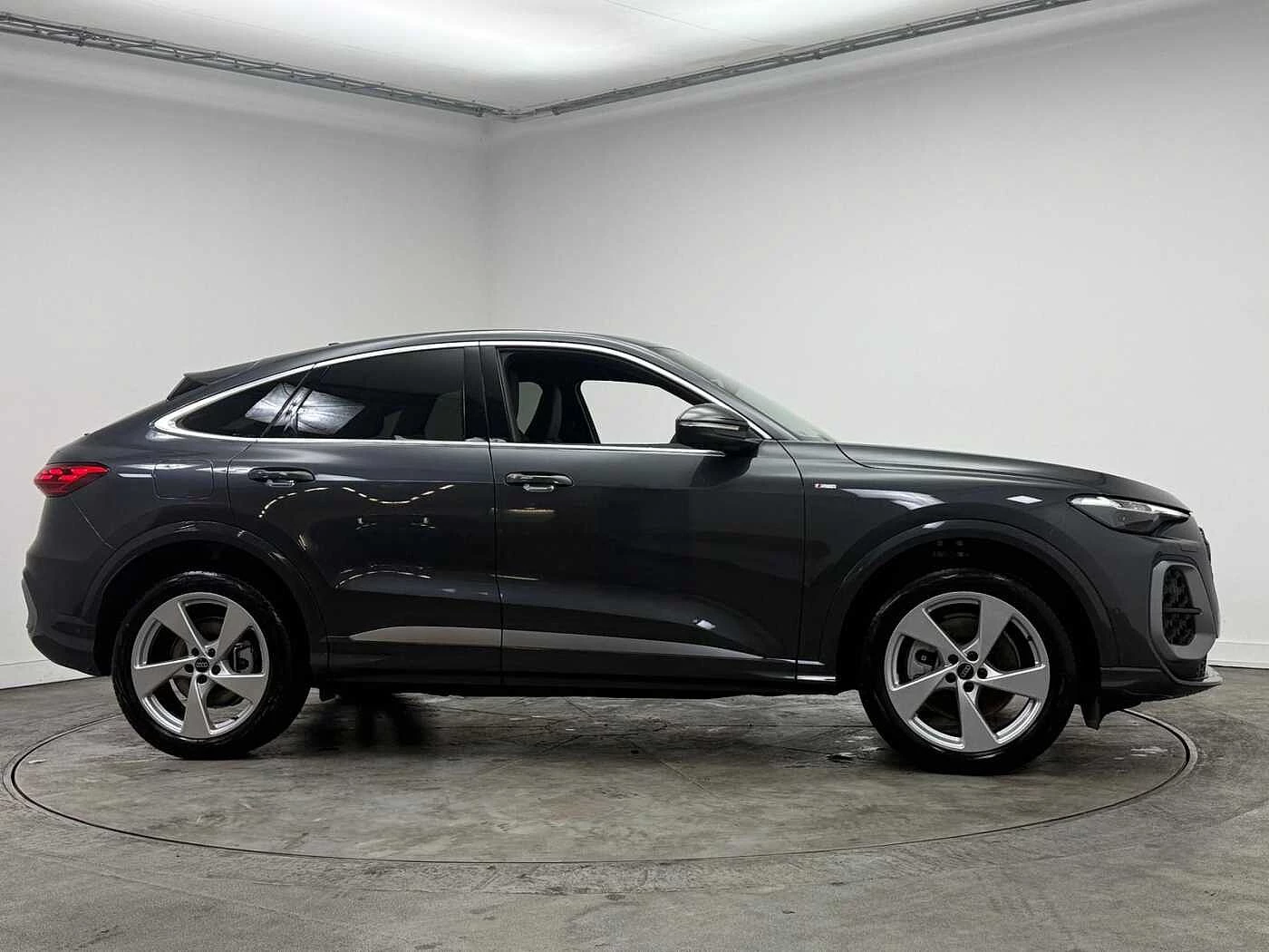 Audi-Q5-image-2
