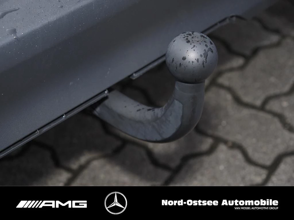 Mercedes-Benz-Vito-image-12