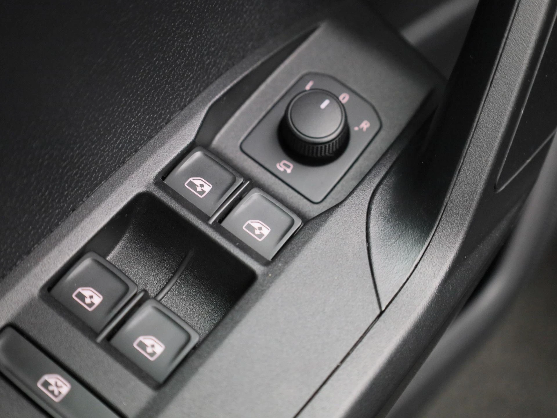 SEAT-Arona-image-29