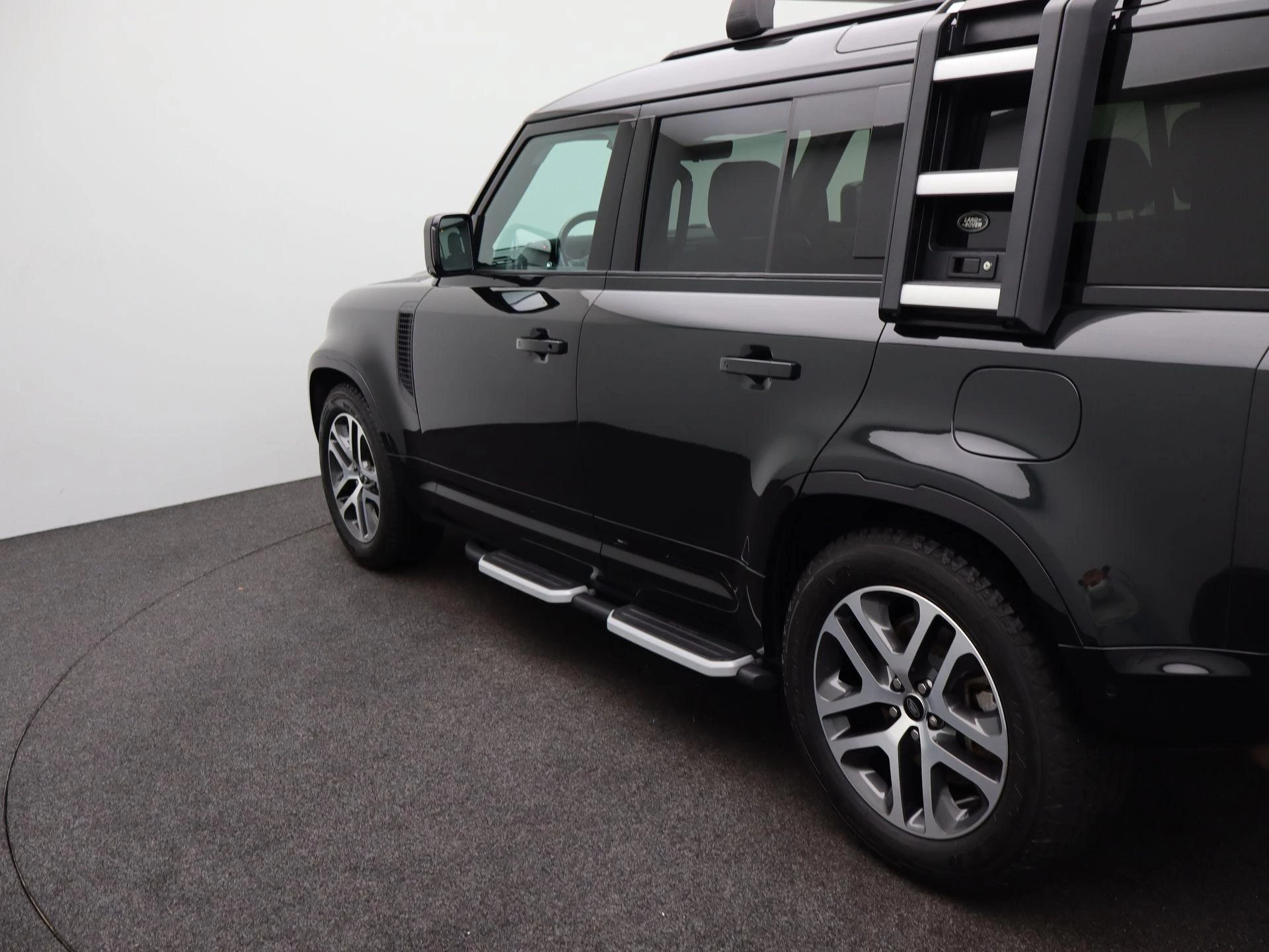 Land Rover-Defender-image-39