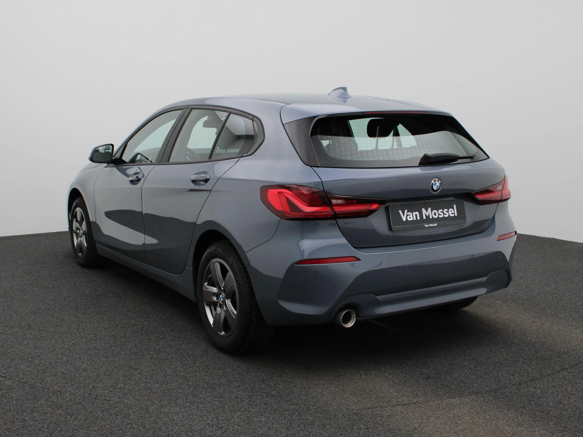 BMW-1 Reeks-image-1
