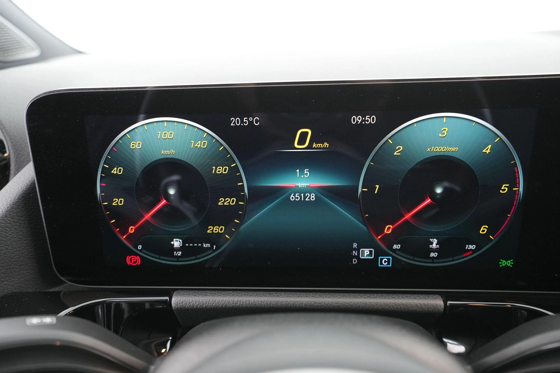 Mercedes-Benz GLA 180 d AMG Line + SPECIAL EDITION + LEDER + PANO + MULTIBEAM +