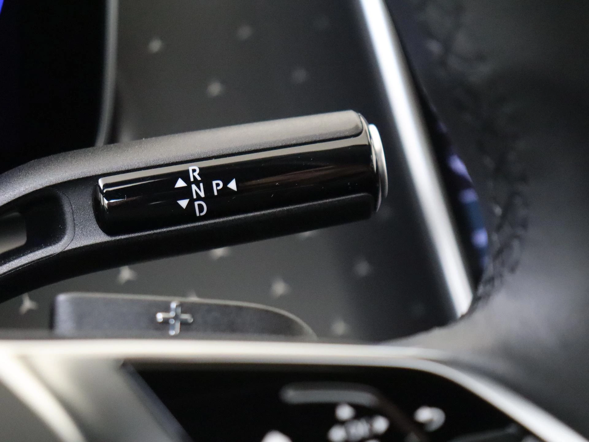 Mercedes-Benz-EQE-image-14