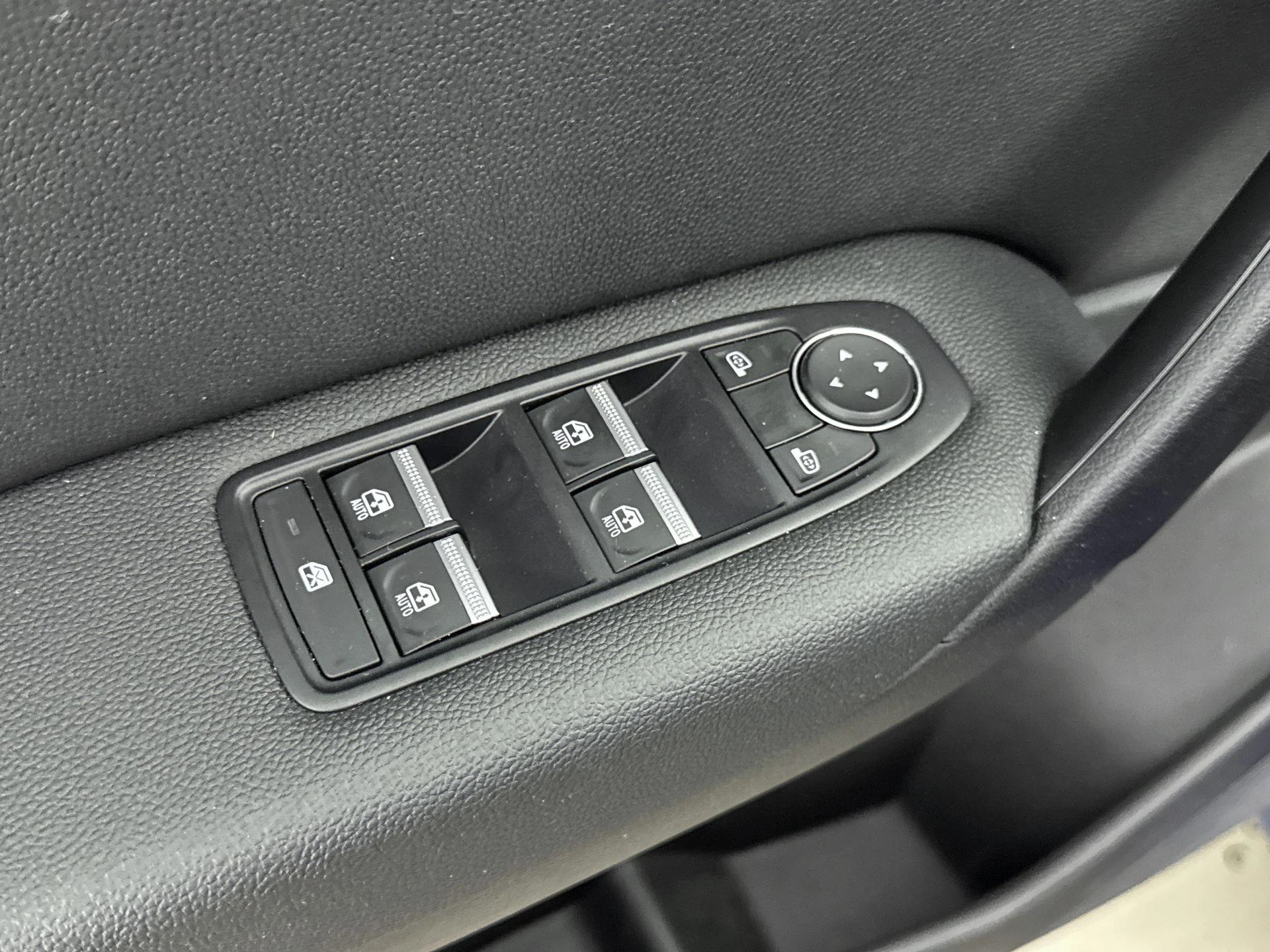 Renault-Captur-image-12