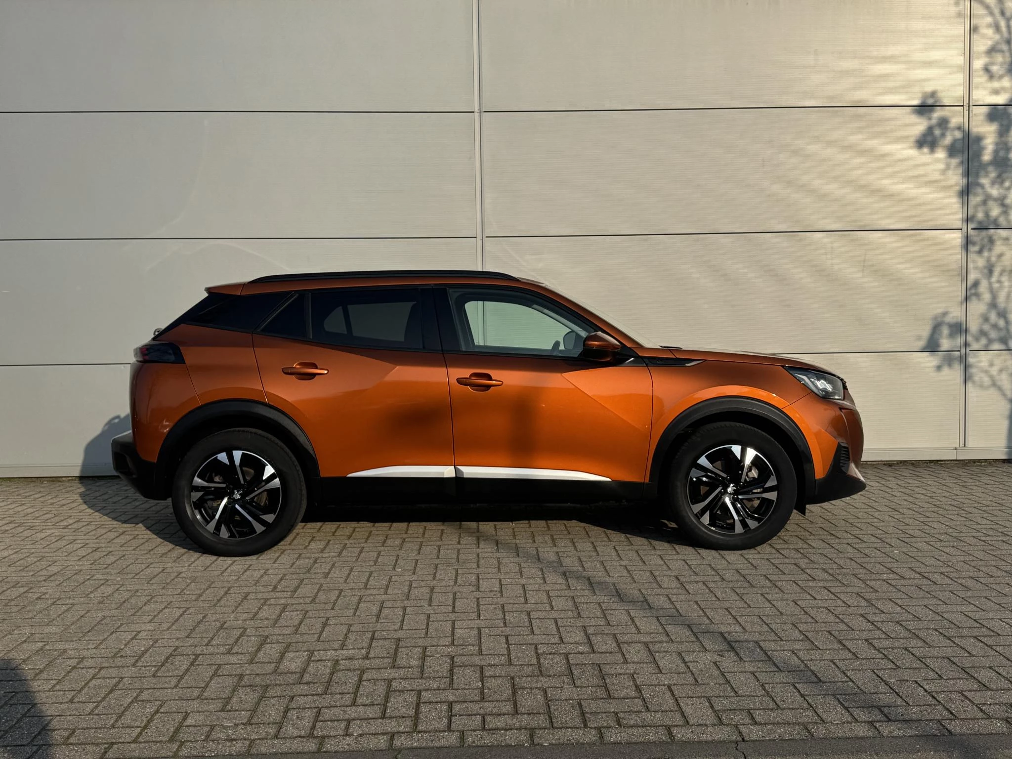 Peugeot-e-2008-image-6