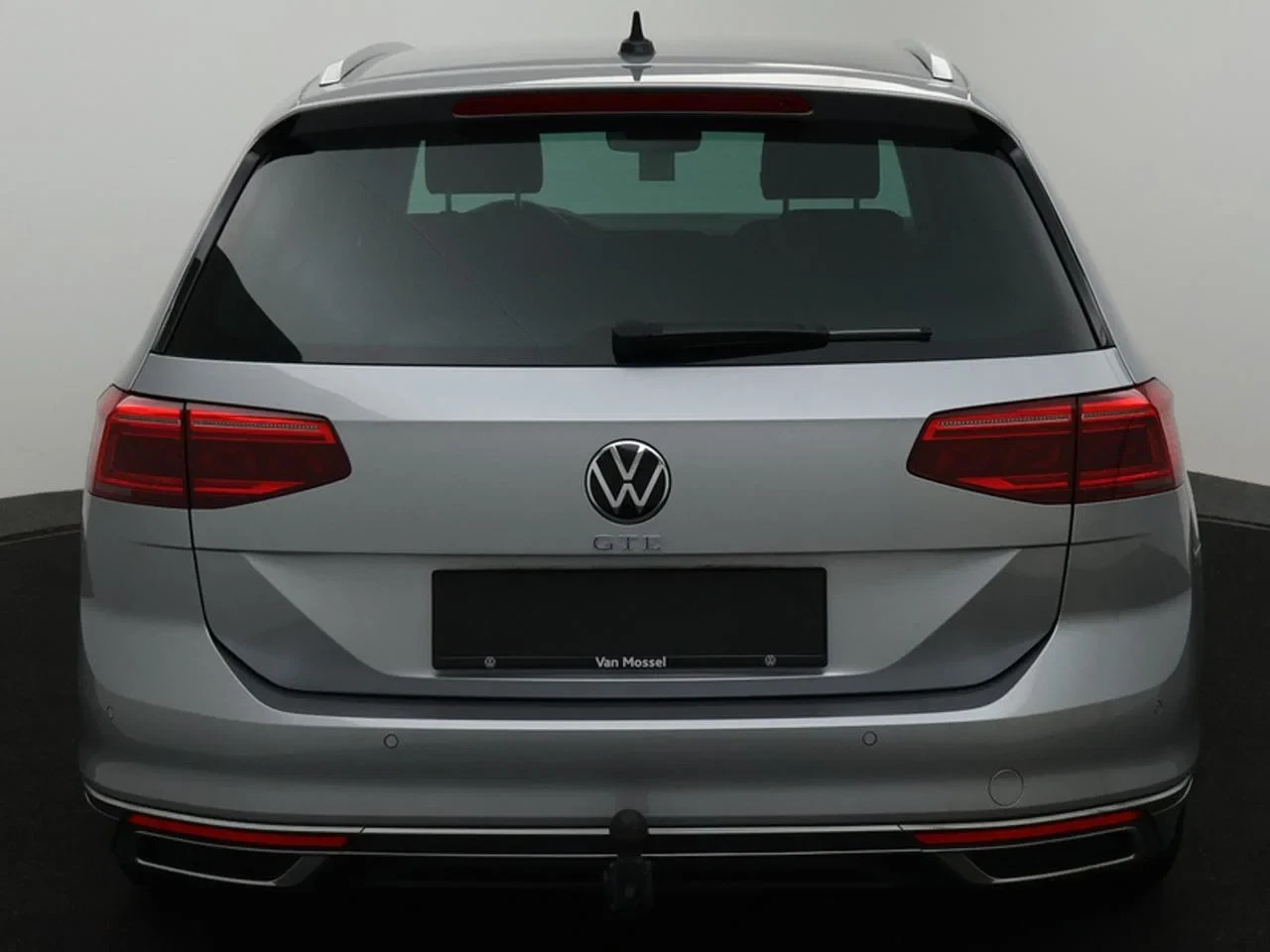 Volkswagen-Passat-image-12