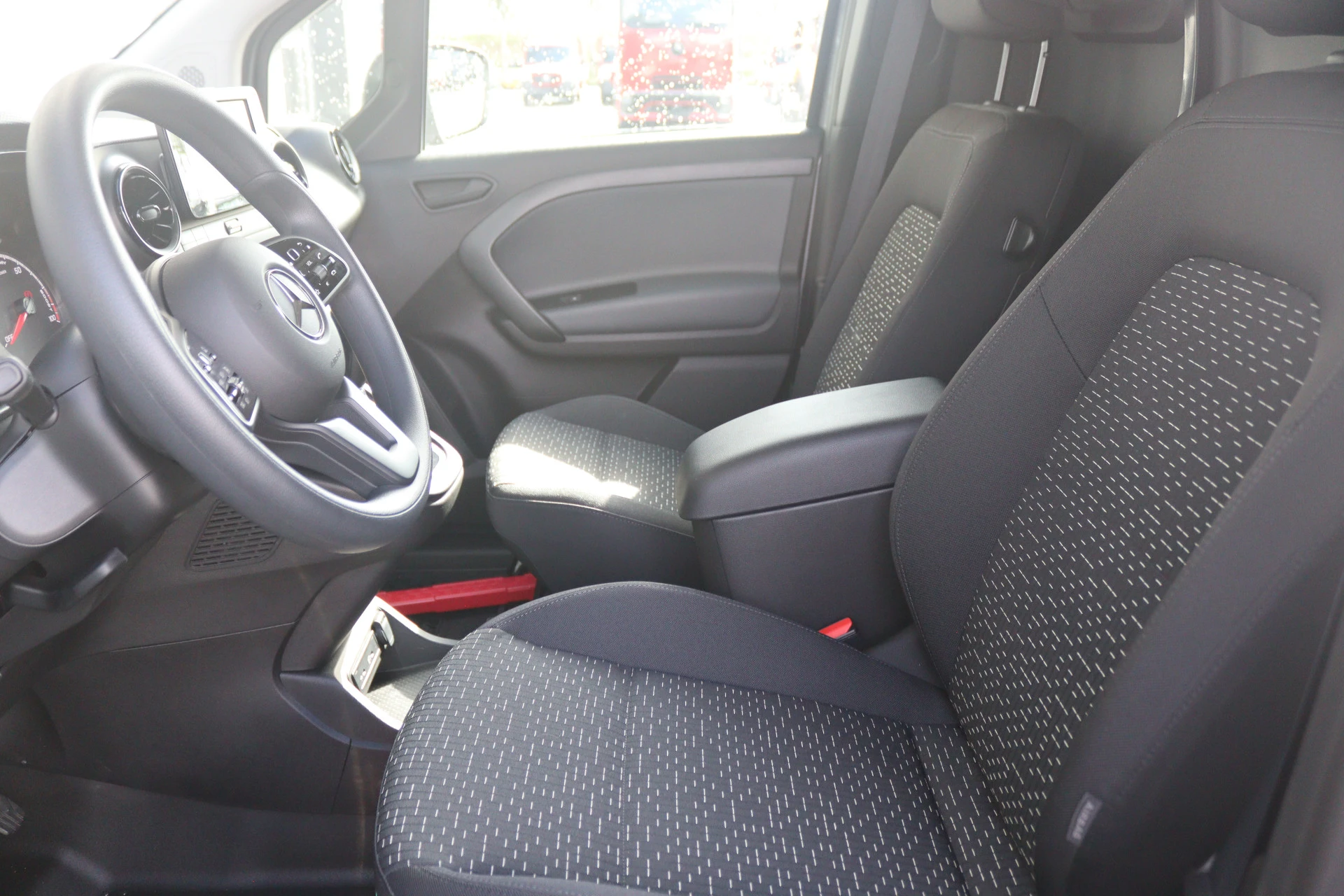 Mercedes-Benz-eCitan-image-4