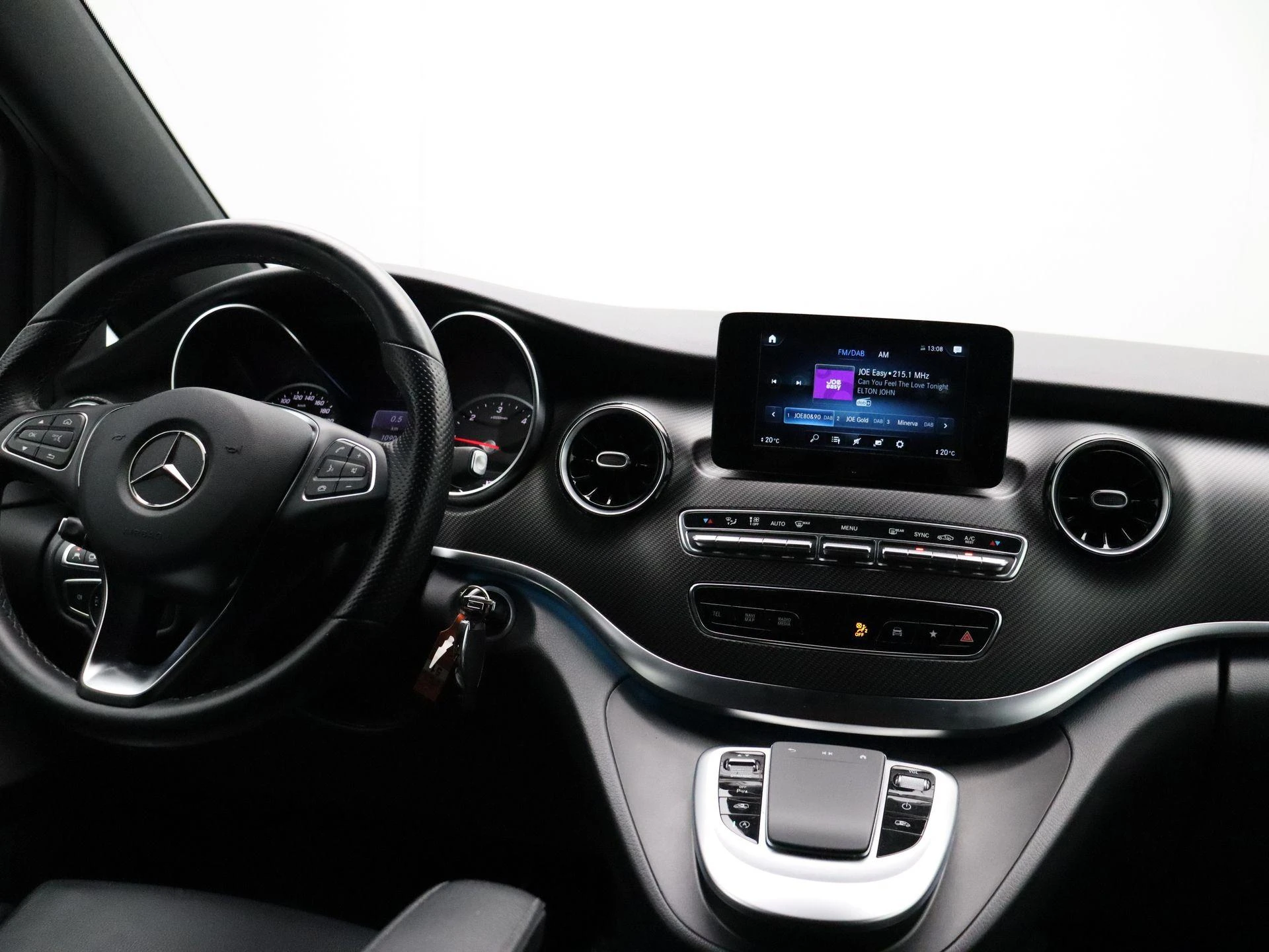 Mercedes-Benz-Classe V-image-24