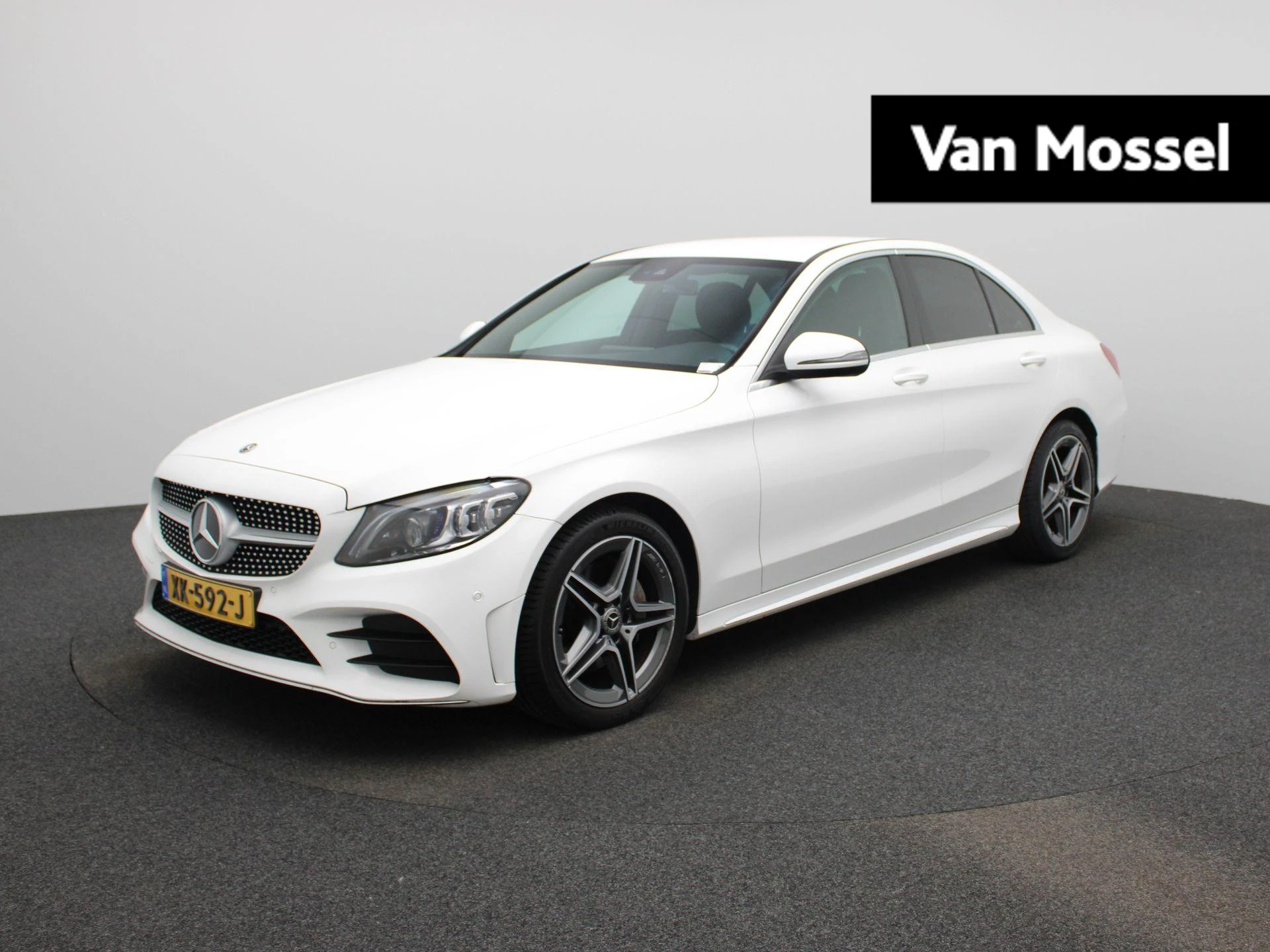 Mercedes-Benz-C-Klasse-image-0
