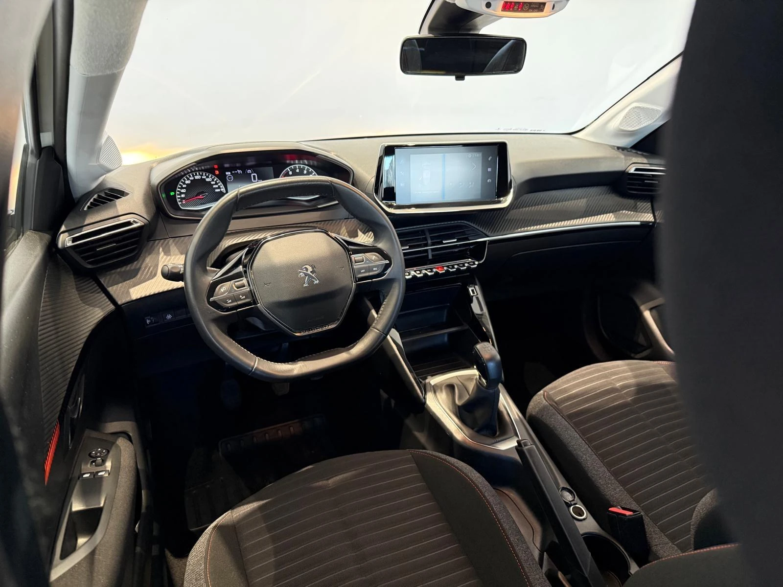 Peugeot-208-image-14