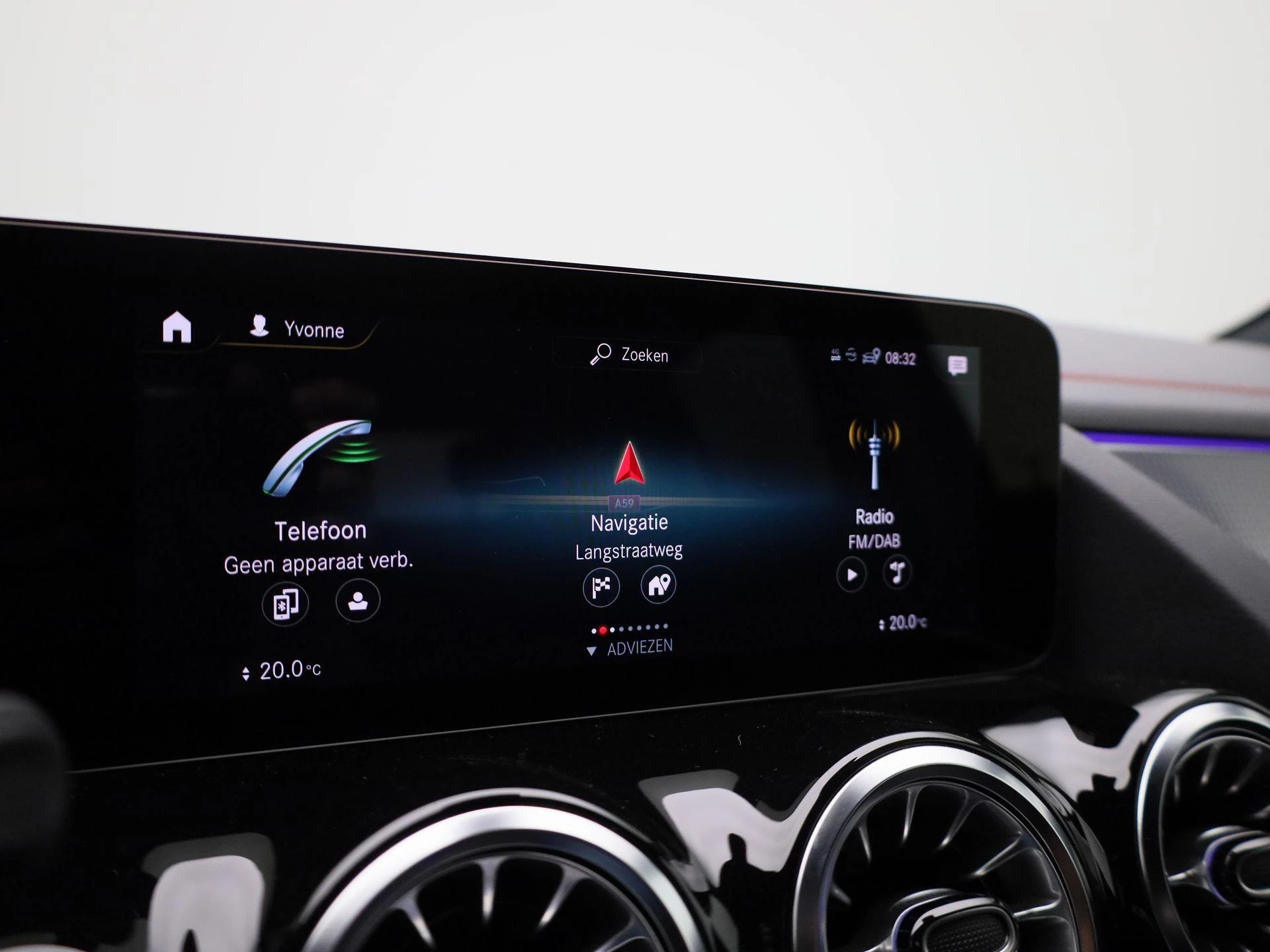 Mercedes-Benz-EQA-image-16