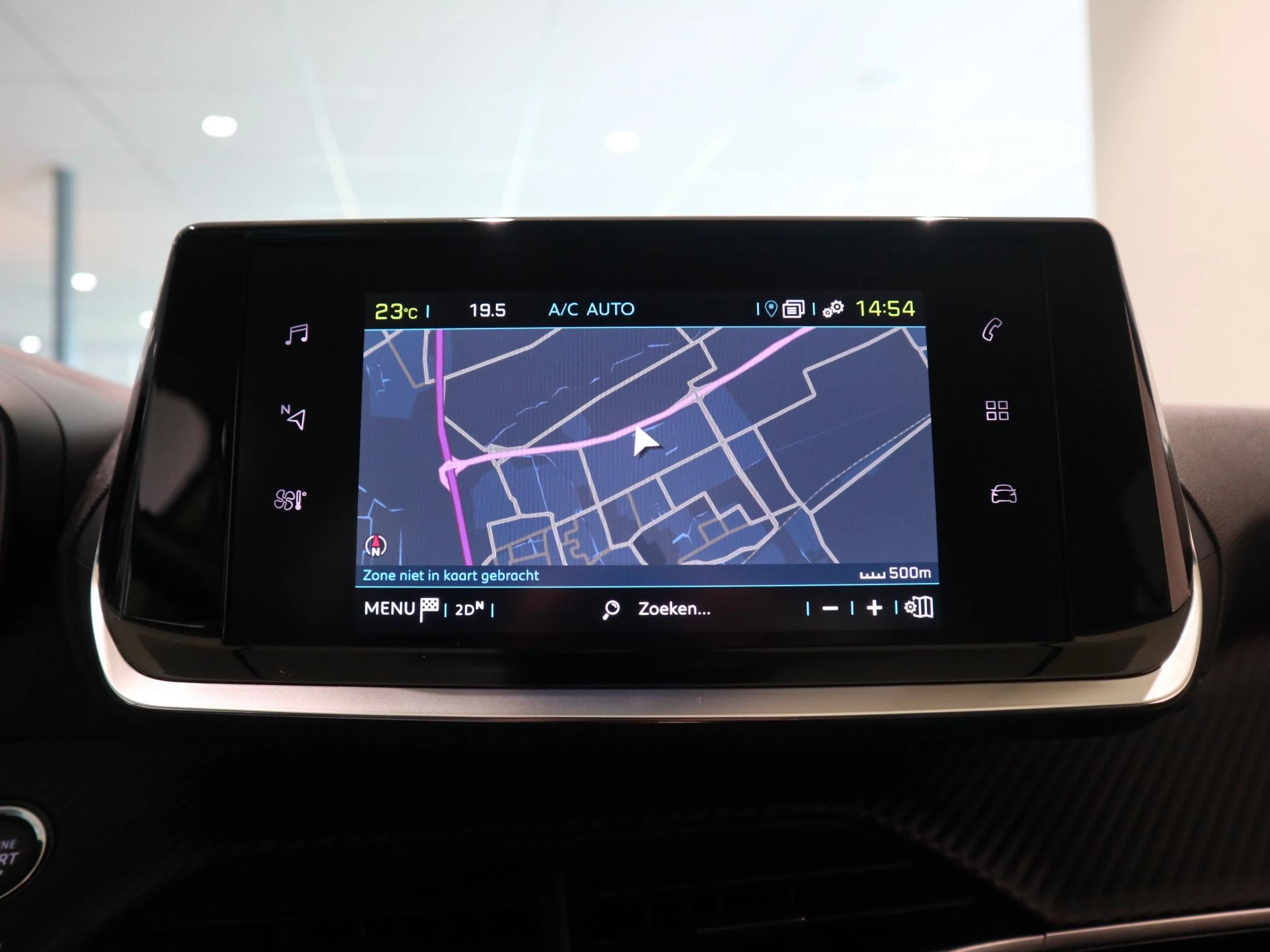 Peugeot-e-208-image-18