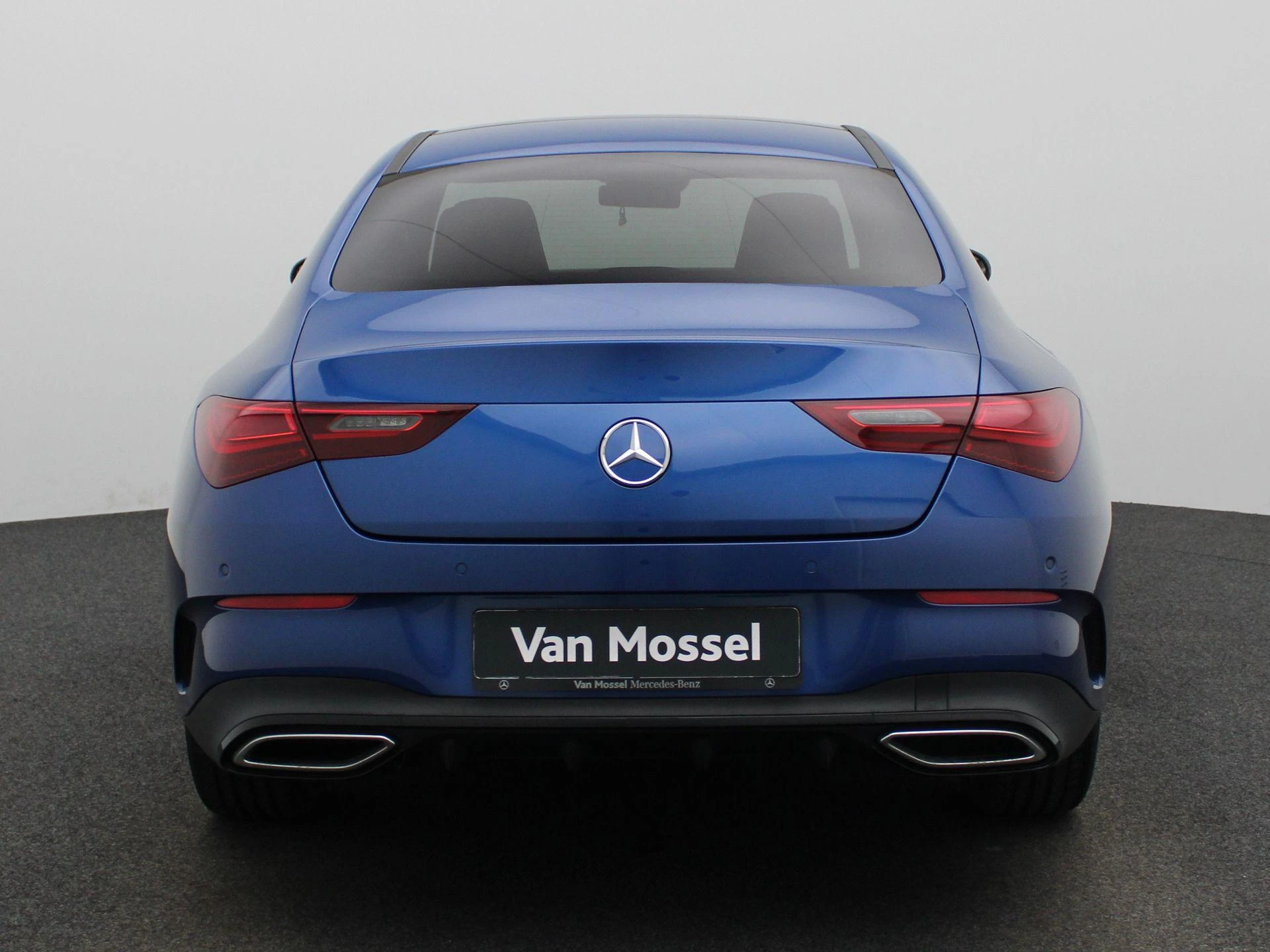 Mercedes-Benz-CLA-image-4