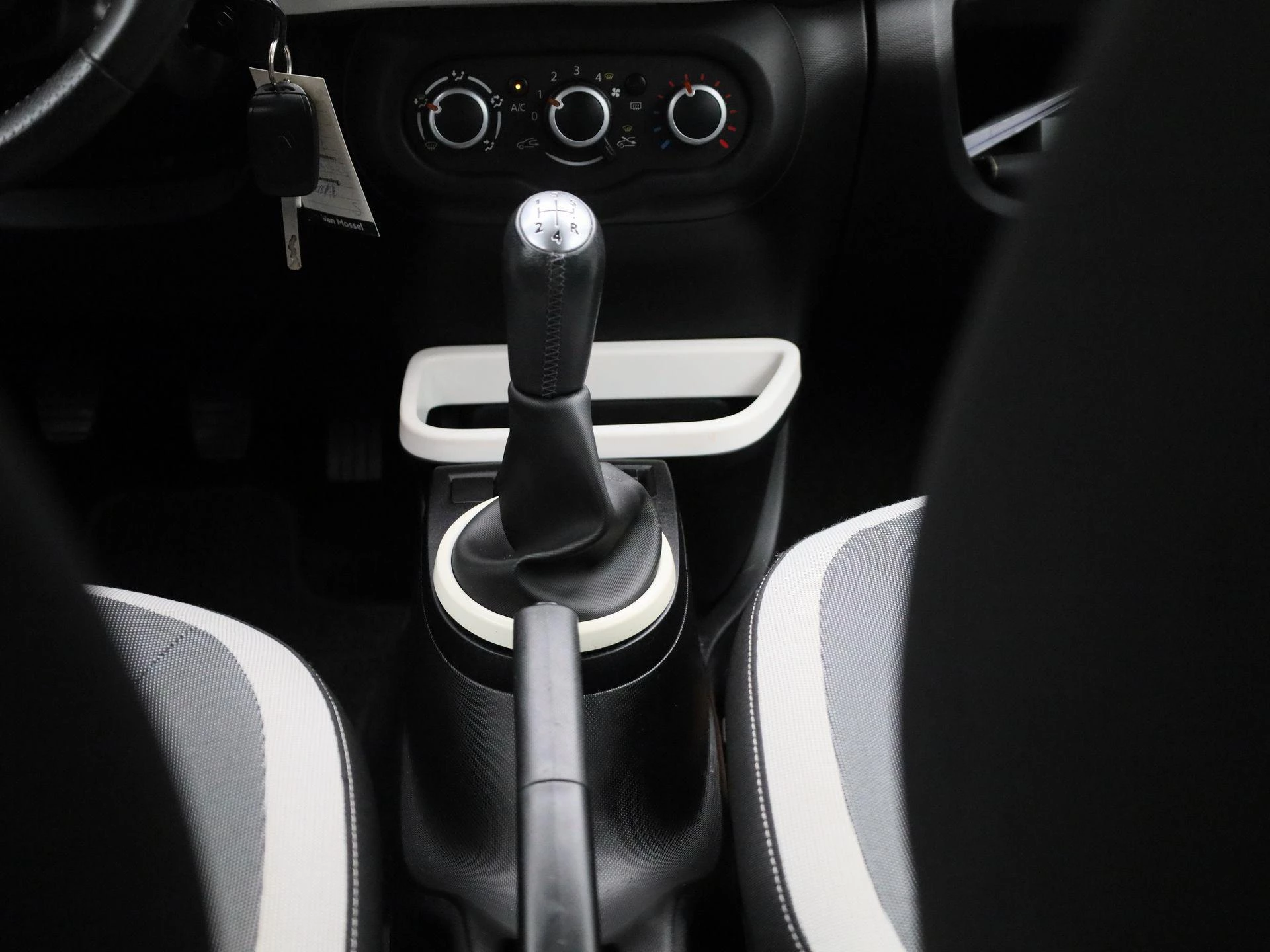 Renault-Twingo-image-9