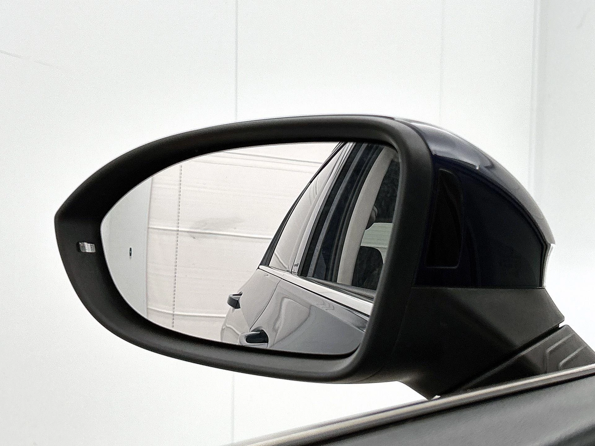 Volkswagen-Golf-image-18