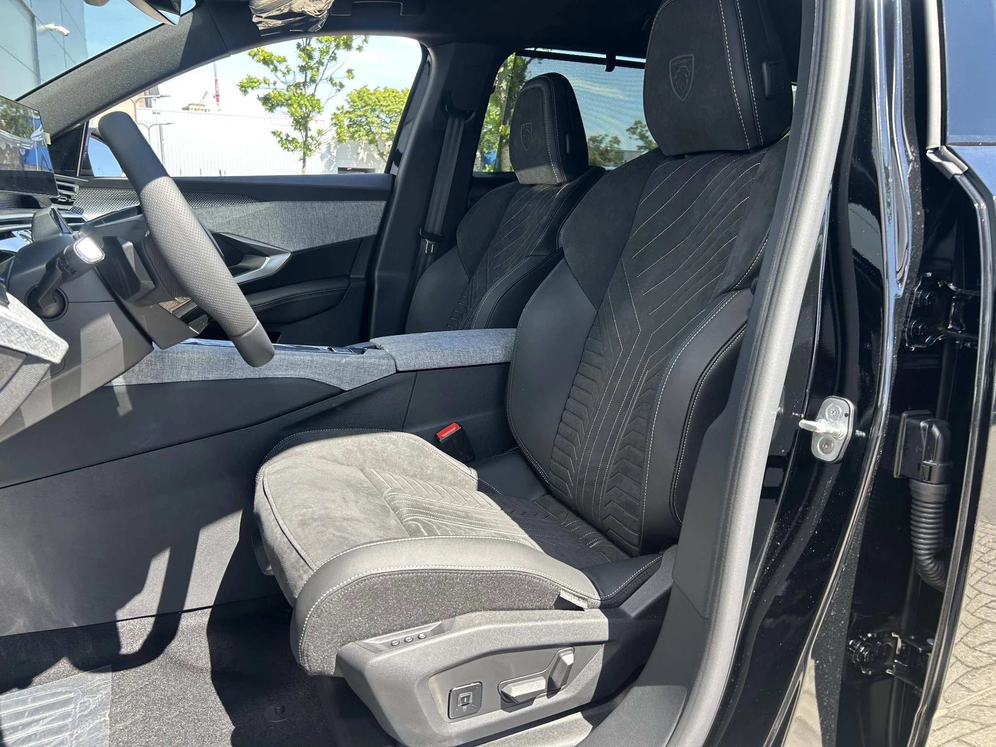 Peugeot-e-5008-image-20