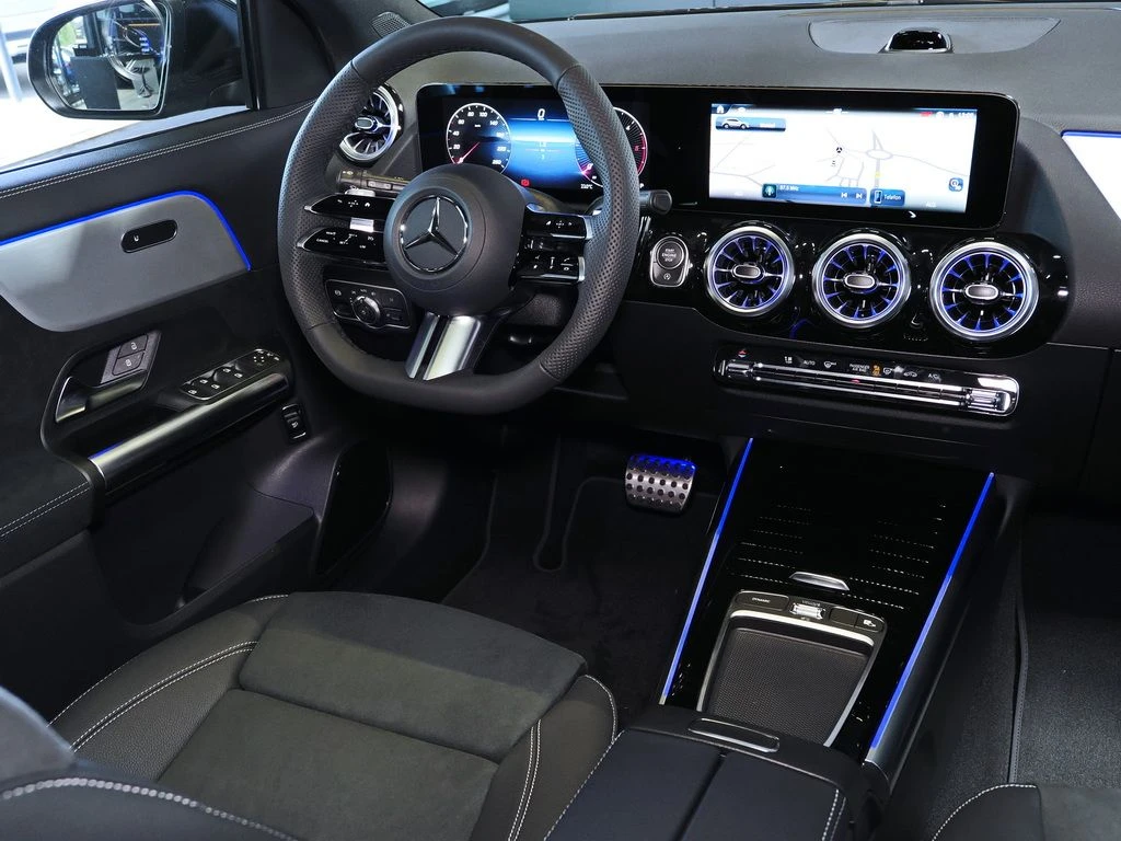 Mercedes-Benz-GLA 200 d-image-7