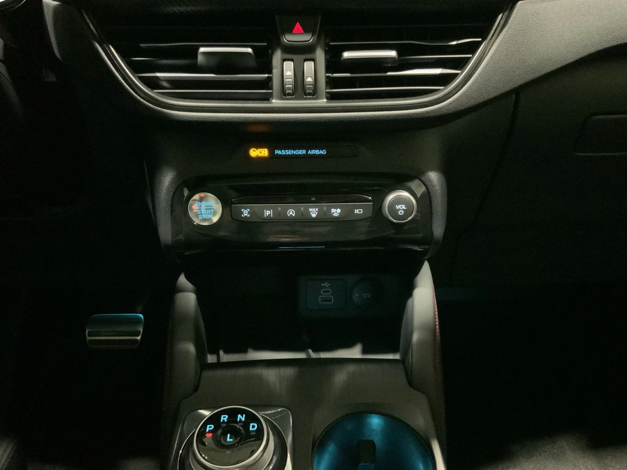 Ford Kuga ST-Line X Aut.*PANO*AHK*360GRAD*LED-MATRIX*NAVI*GRA*WINTER-PKT.