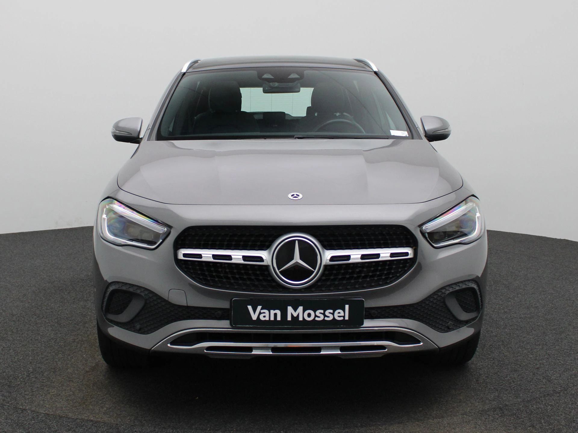 Mercedes-Benz-GLA-image-2