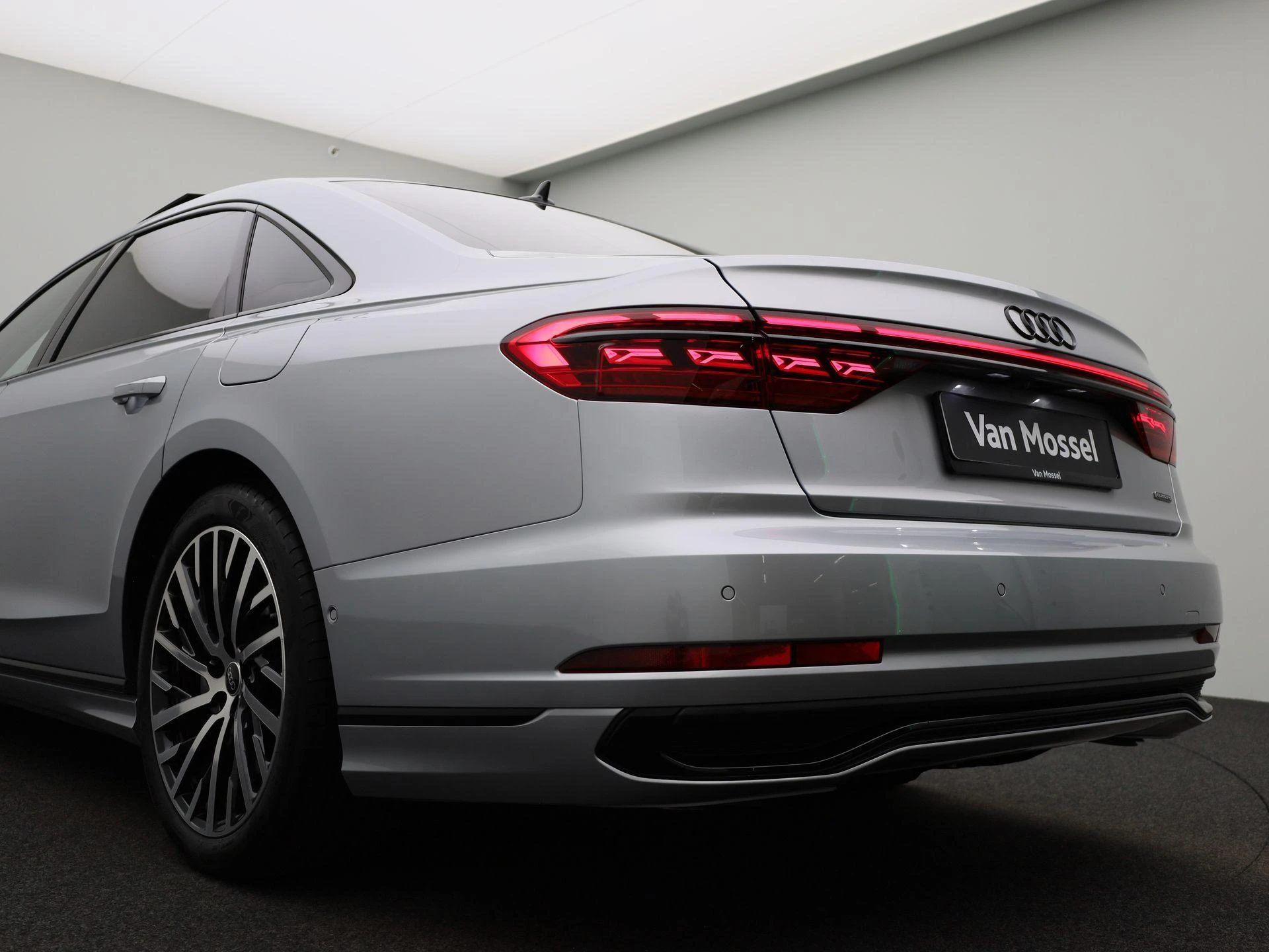 Audi-A8-image-64