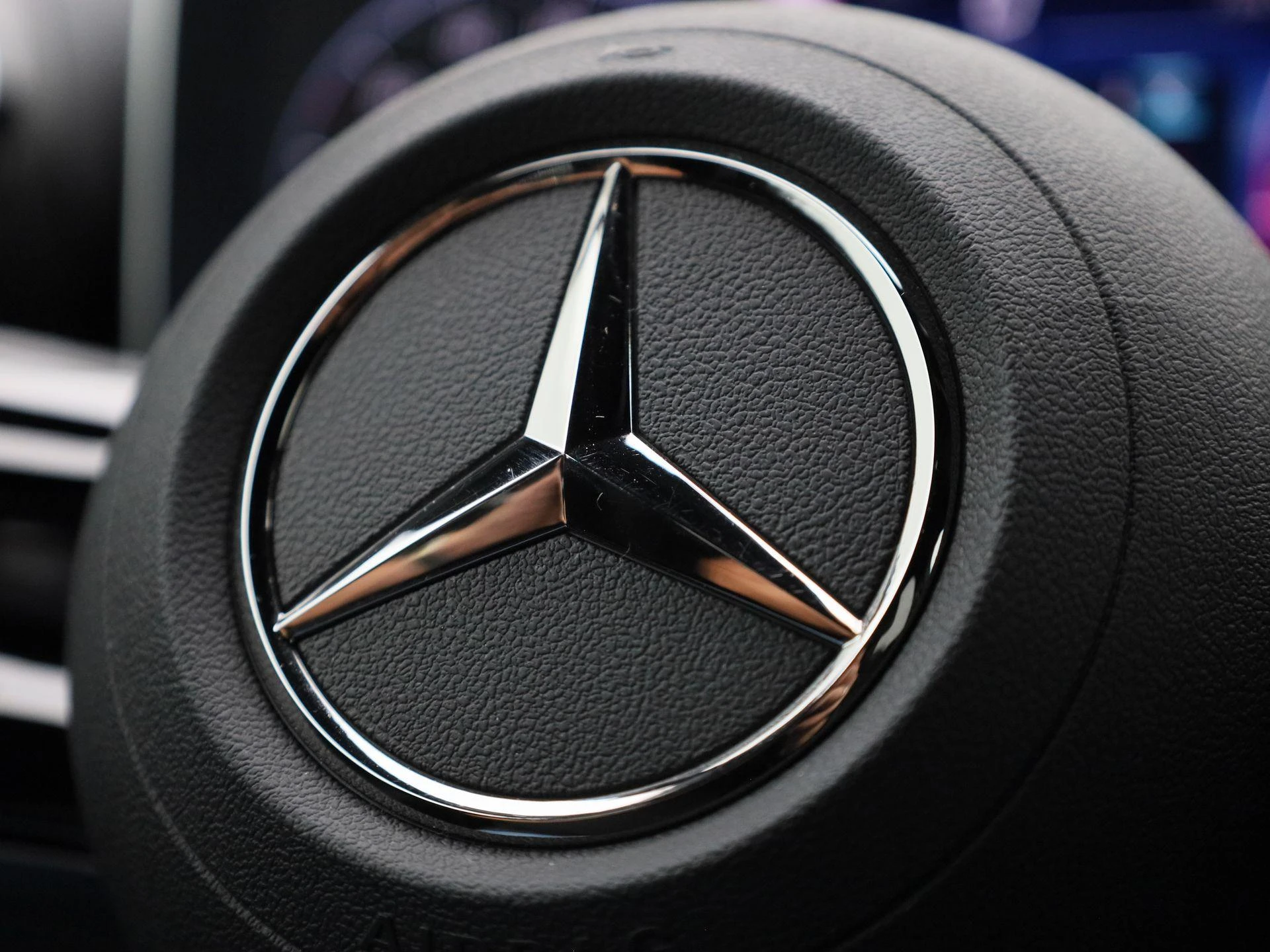 Mercedes-Benz-GLC-image-29