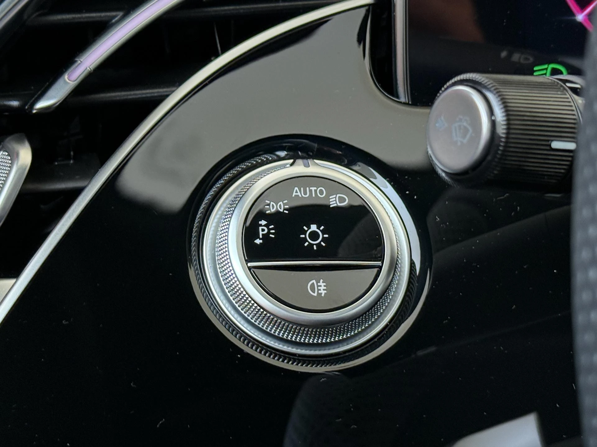 Mercedes-Benz-E-Klasse-image-22