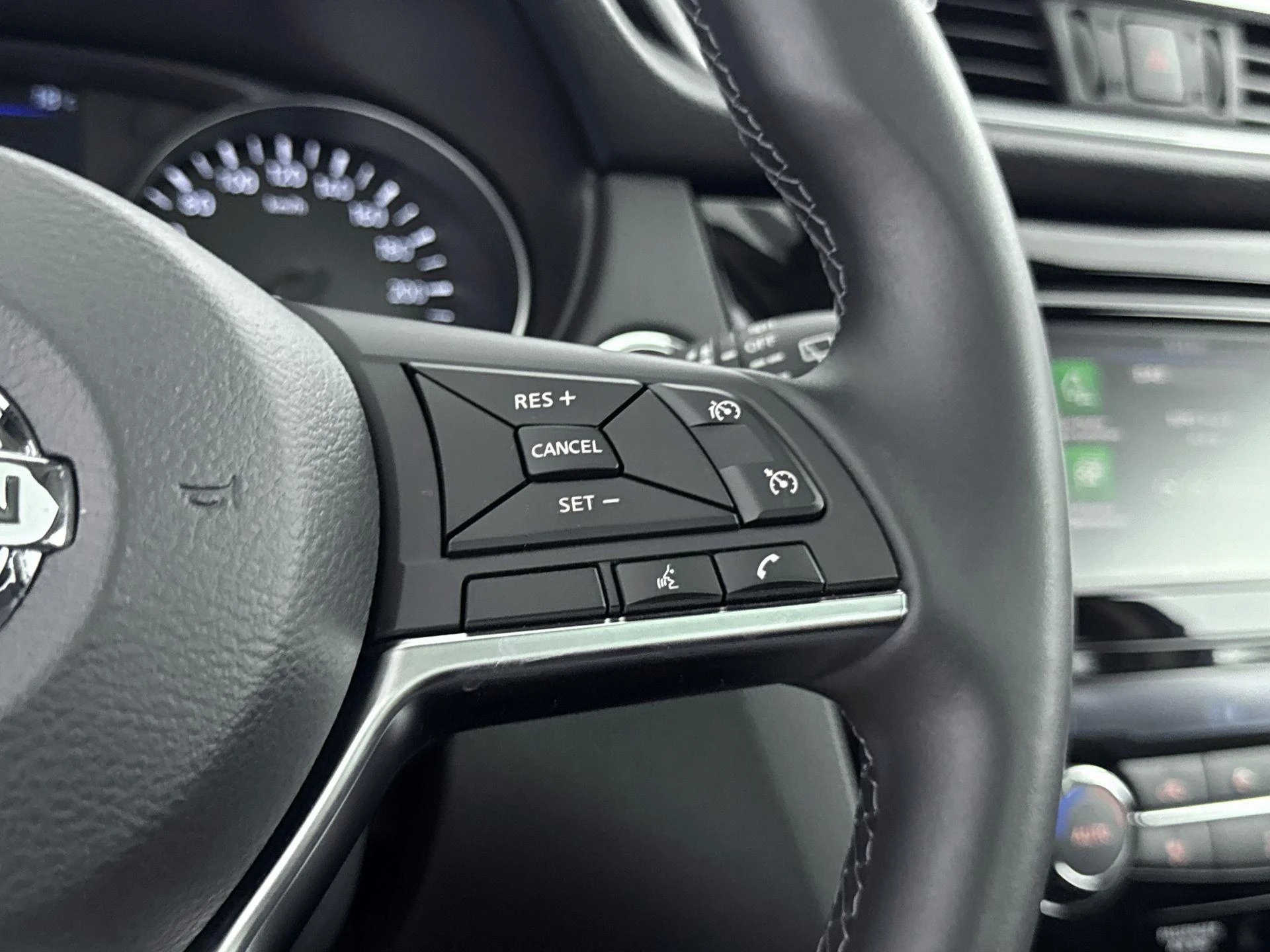 Nissan-QASHQAI-image-5