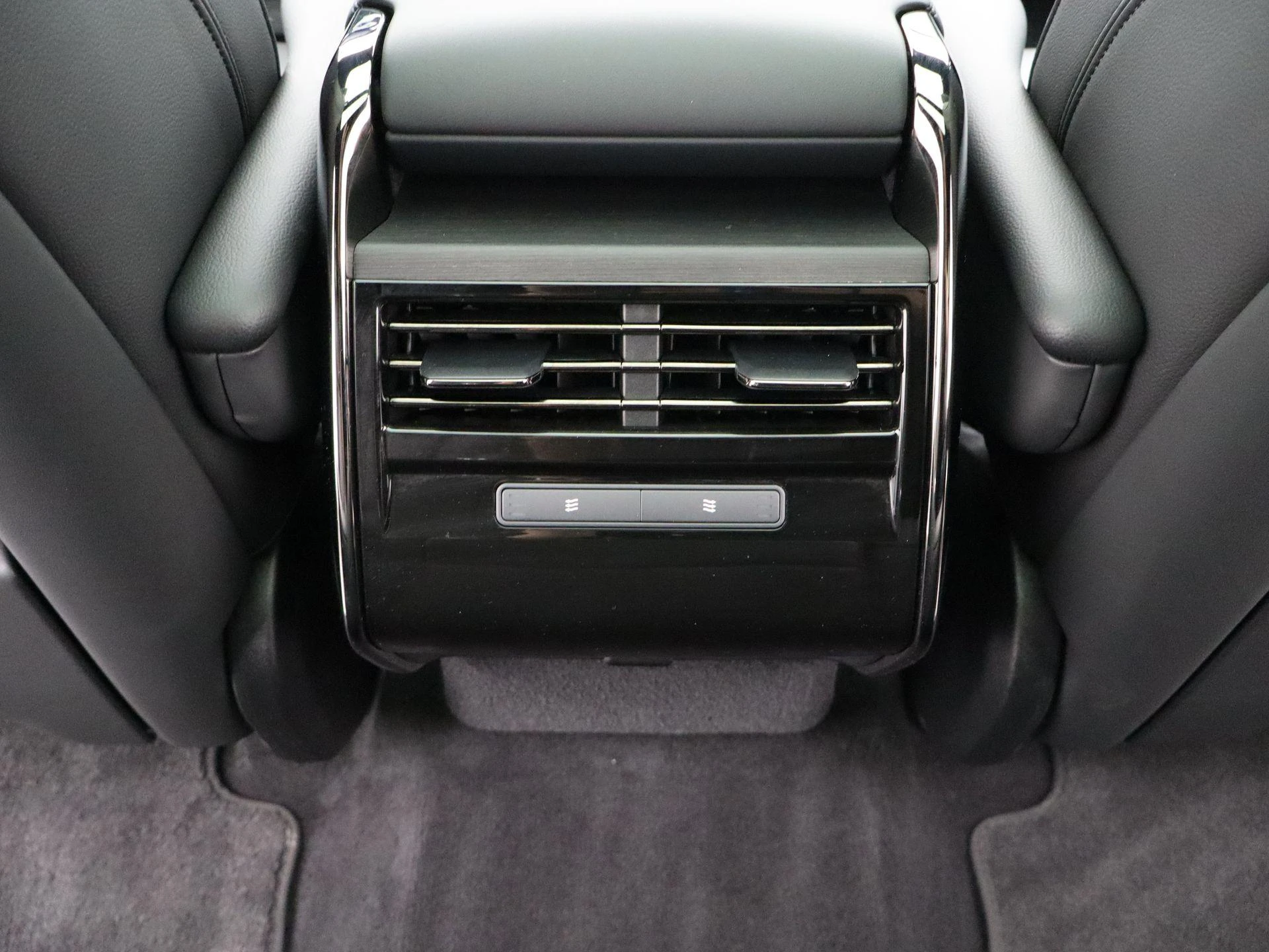 Land Rover-Range Rover Sport-image-36
