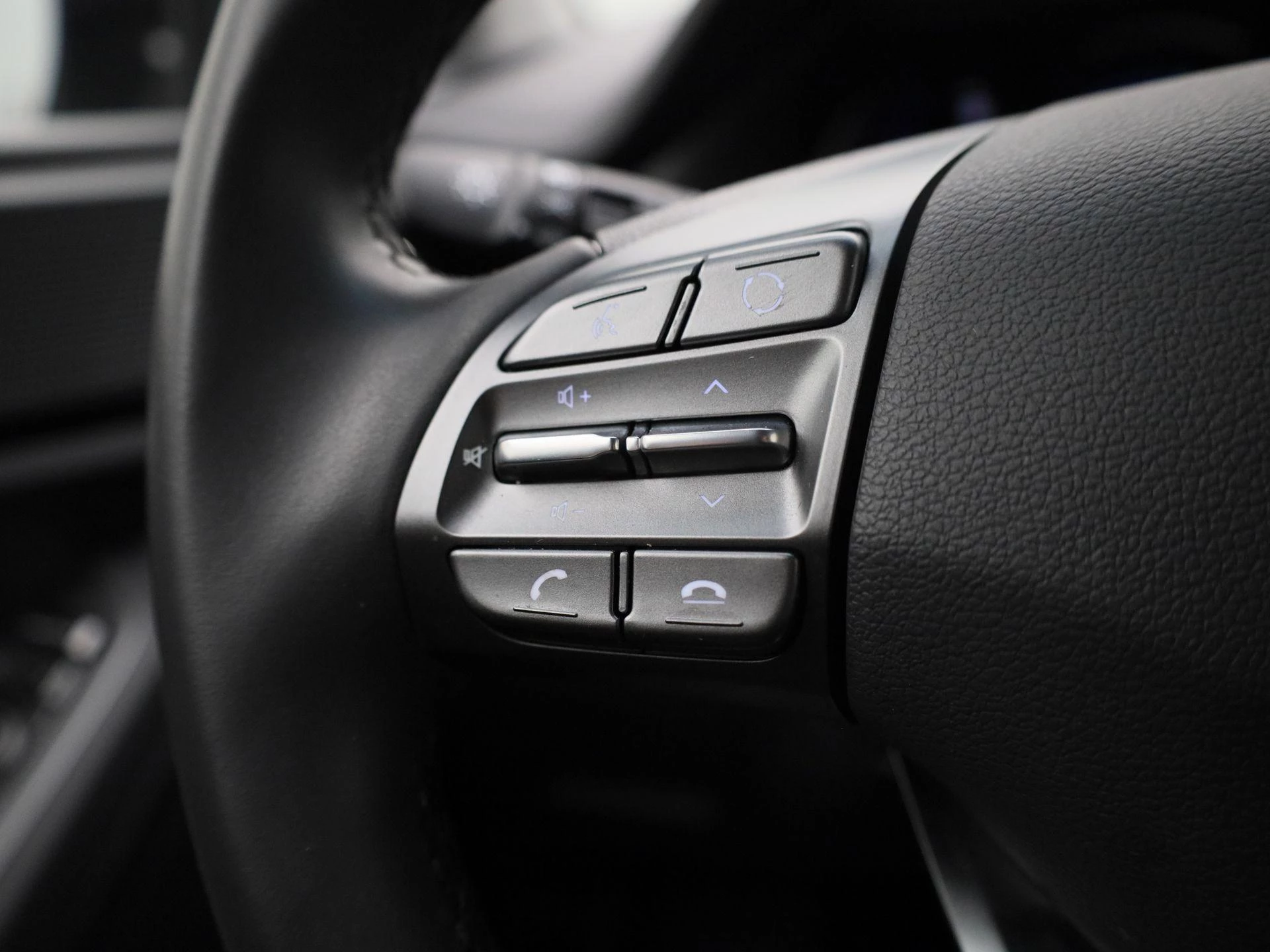 Hyundai-IONIQ-image-19