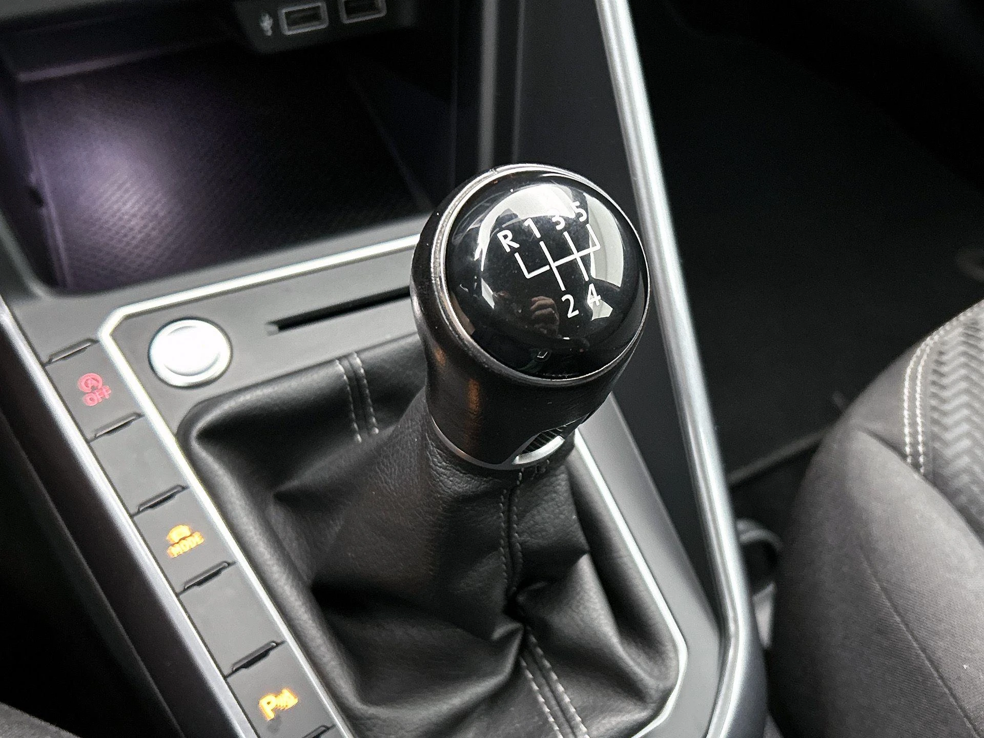Volkswagen-Polo-image-33