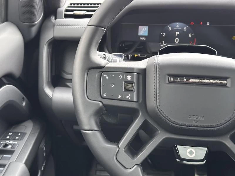 Land Rover Defender 110 P635 OCTA Black Edition AWD Auto. 26MY