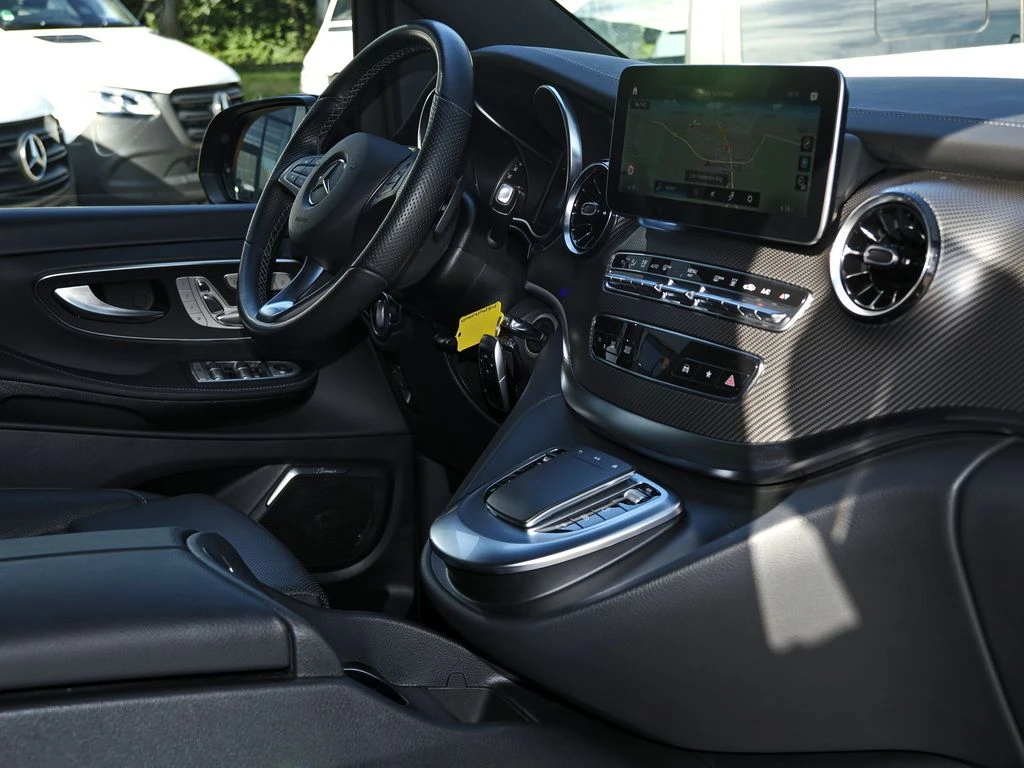 Mercedes-Benz-V-Klasse 300 d-image-7