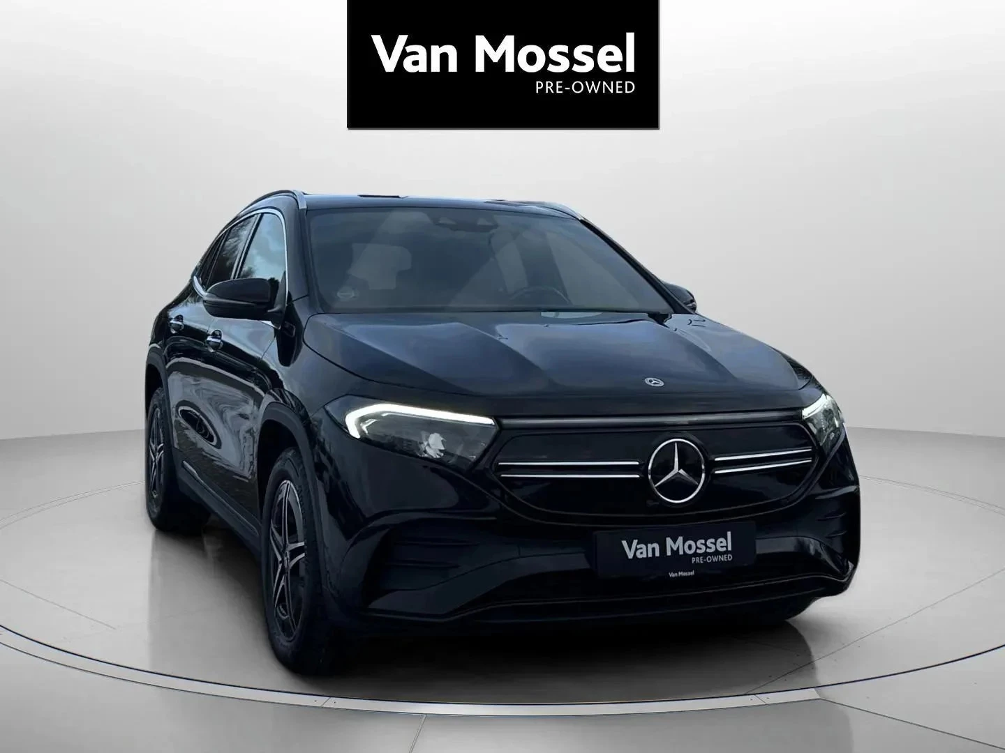 Mercedes-Benz-EQA-image-2