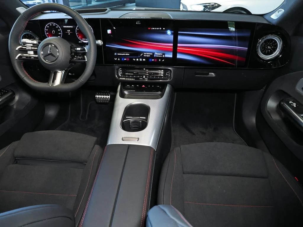 Mercedes-Benz-CLA 200-image-16