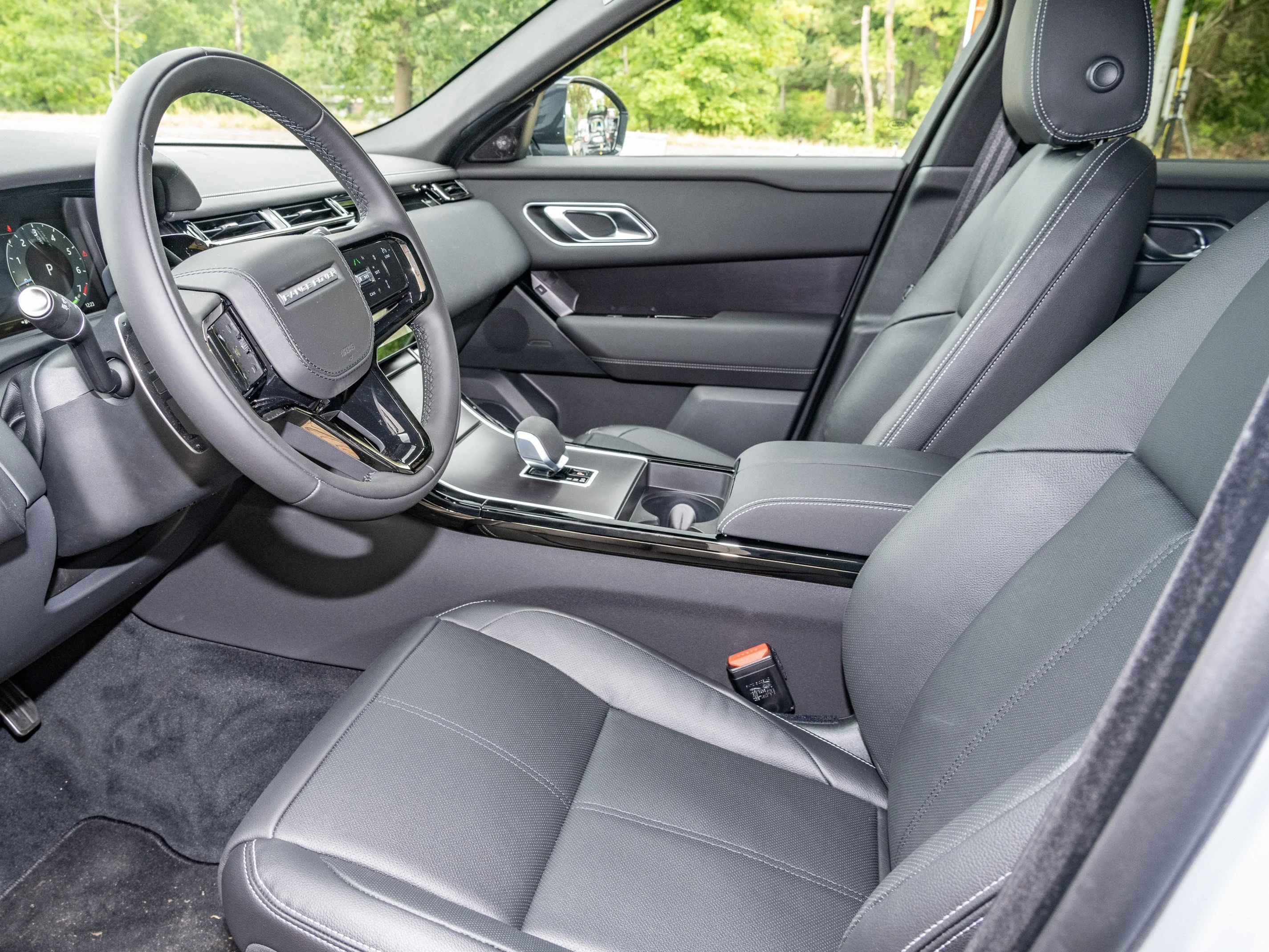 Land Rover-Range Rover Velar-image-7