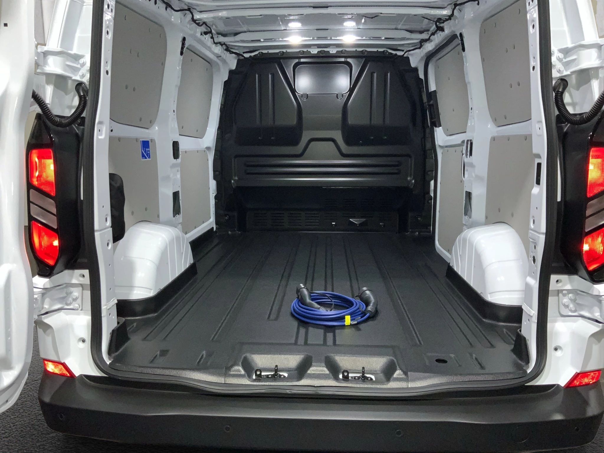 Ford Transit Custom Trend 2.5 Duratec PHEV 320 L1 CVT Kasten-LKW *Aktion 0% Gewerbewochen*