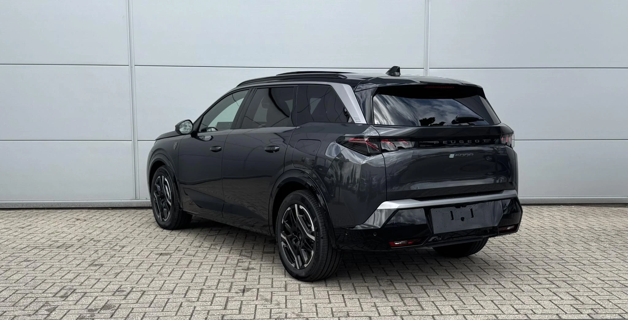 Peugeot-e-5008-image-3