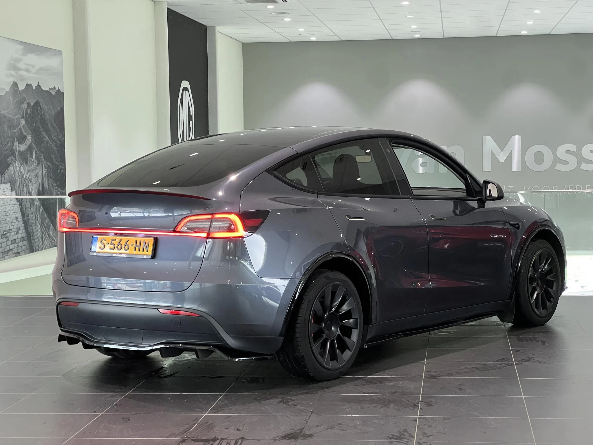 Tesla-Model Y-image-3
